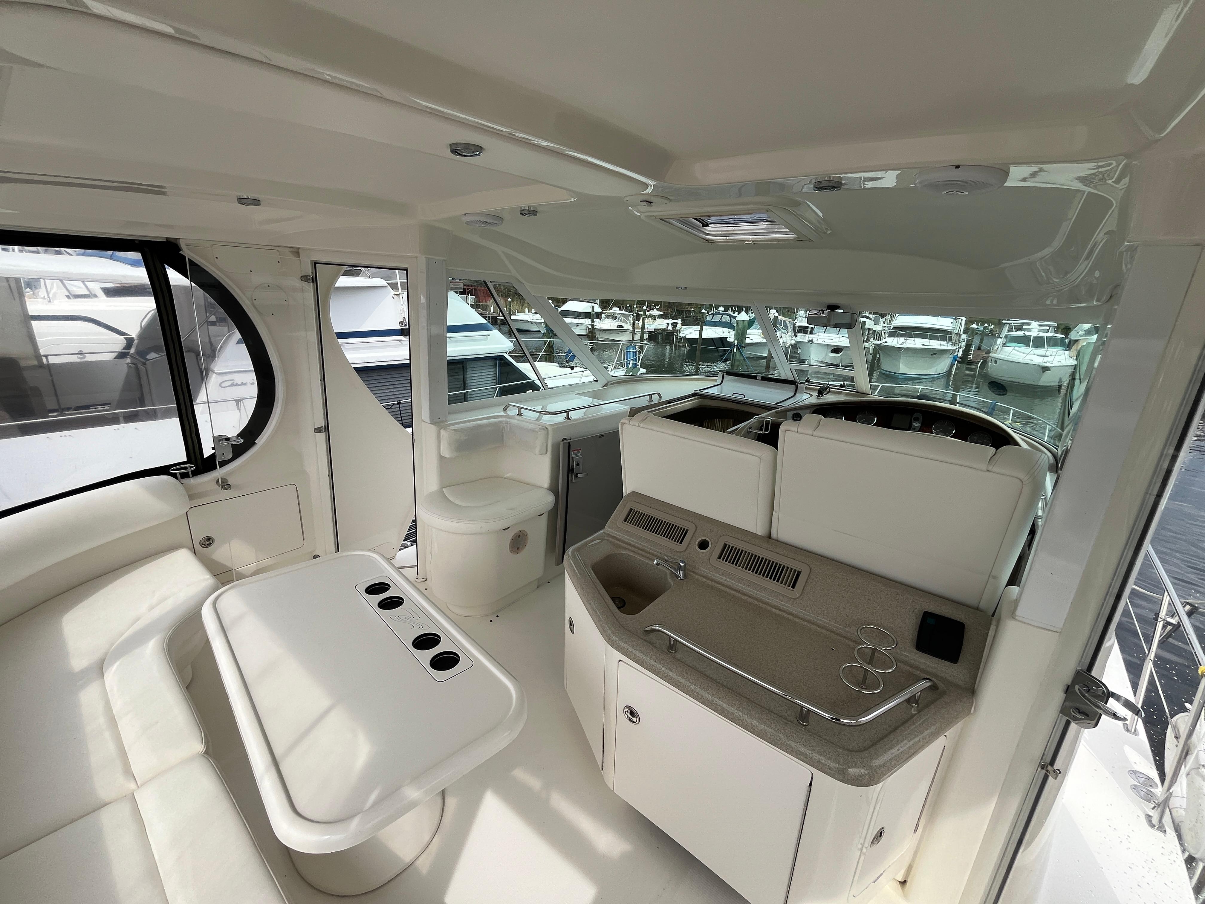 2004-sea-ray-390-motor-yacht-power-9752711-20250409143956520-1_XLARGE