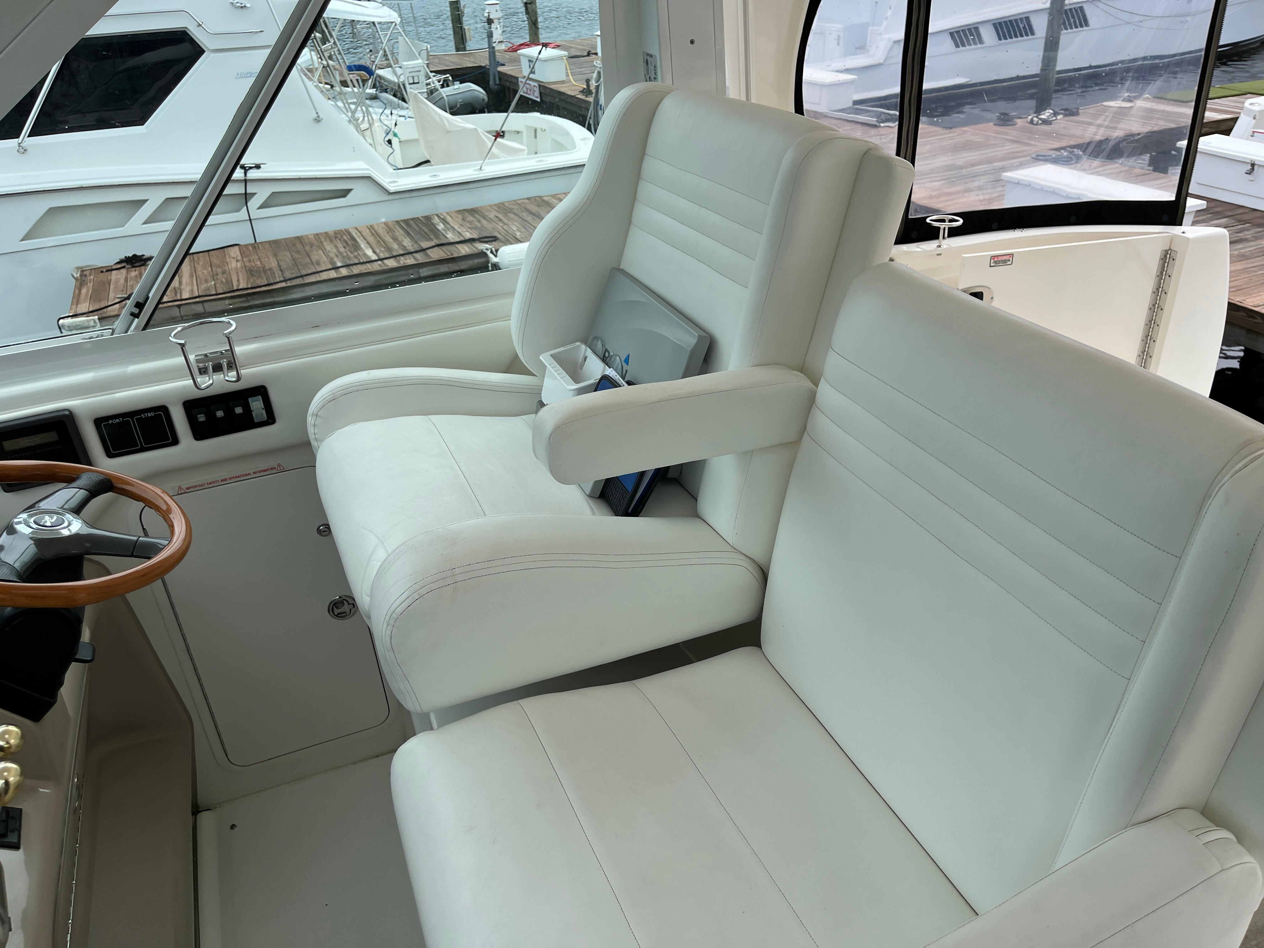 2004-sea-ray-390-motor-yacht-power-9752711-20250409144041585-1_XLARGE