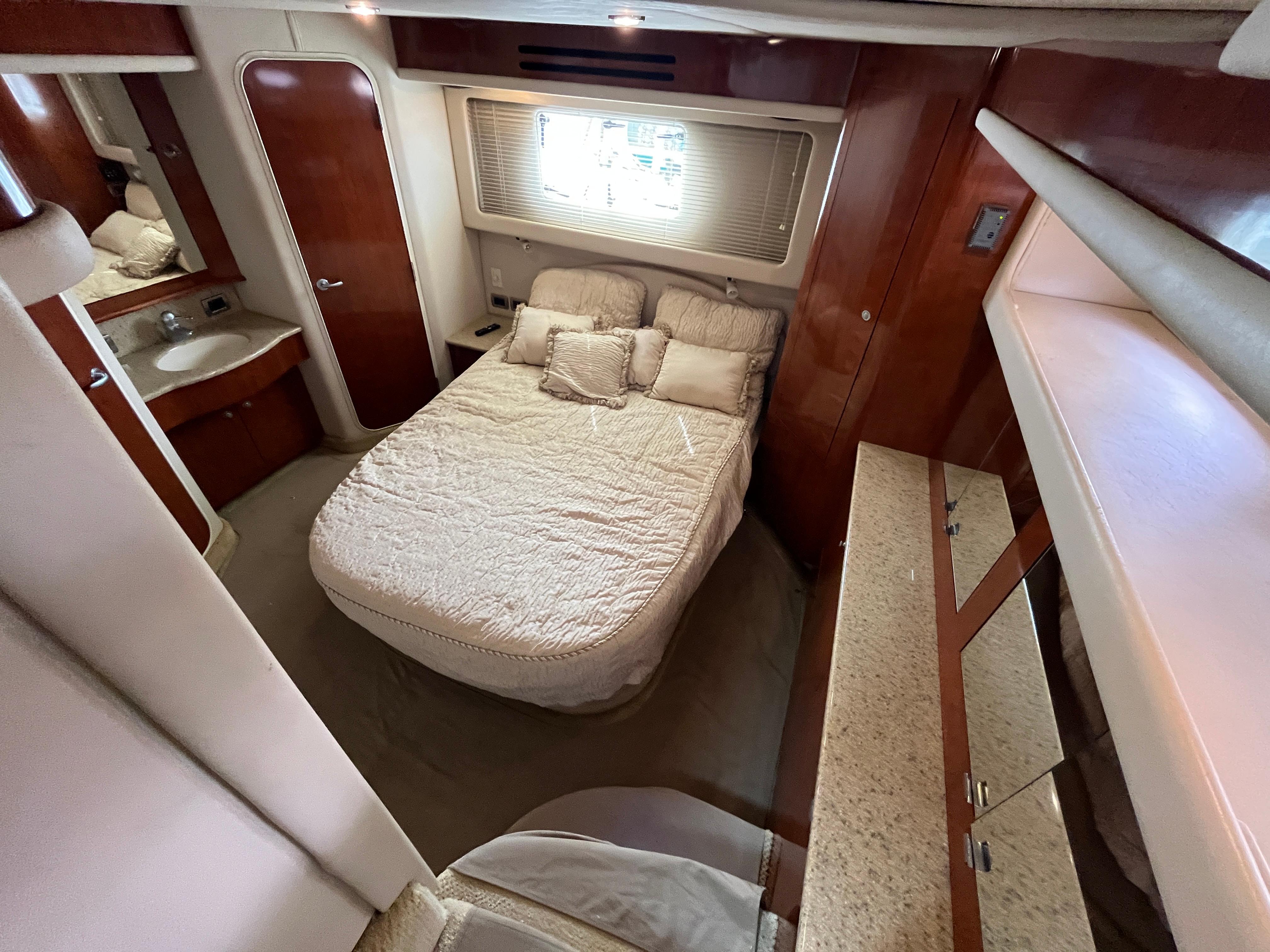 2004-sea-ray-390-motor-yacht-power-9752711-20250409144057549-1_XLARGE