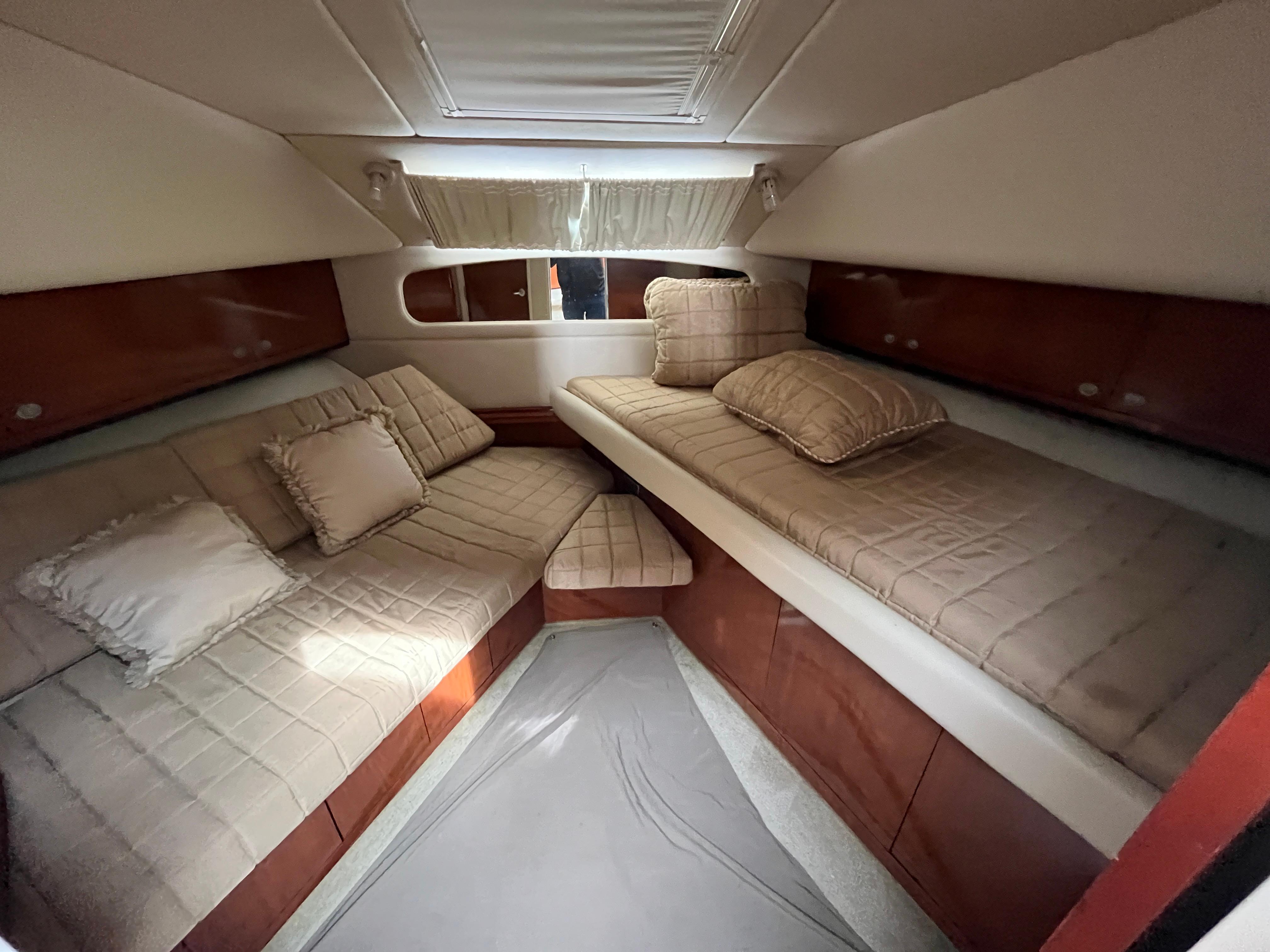 2004-sea-ray-390-motor-yacht-power-9752711-20250409144113681-1_XLARGE