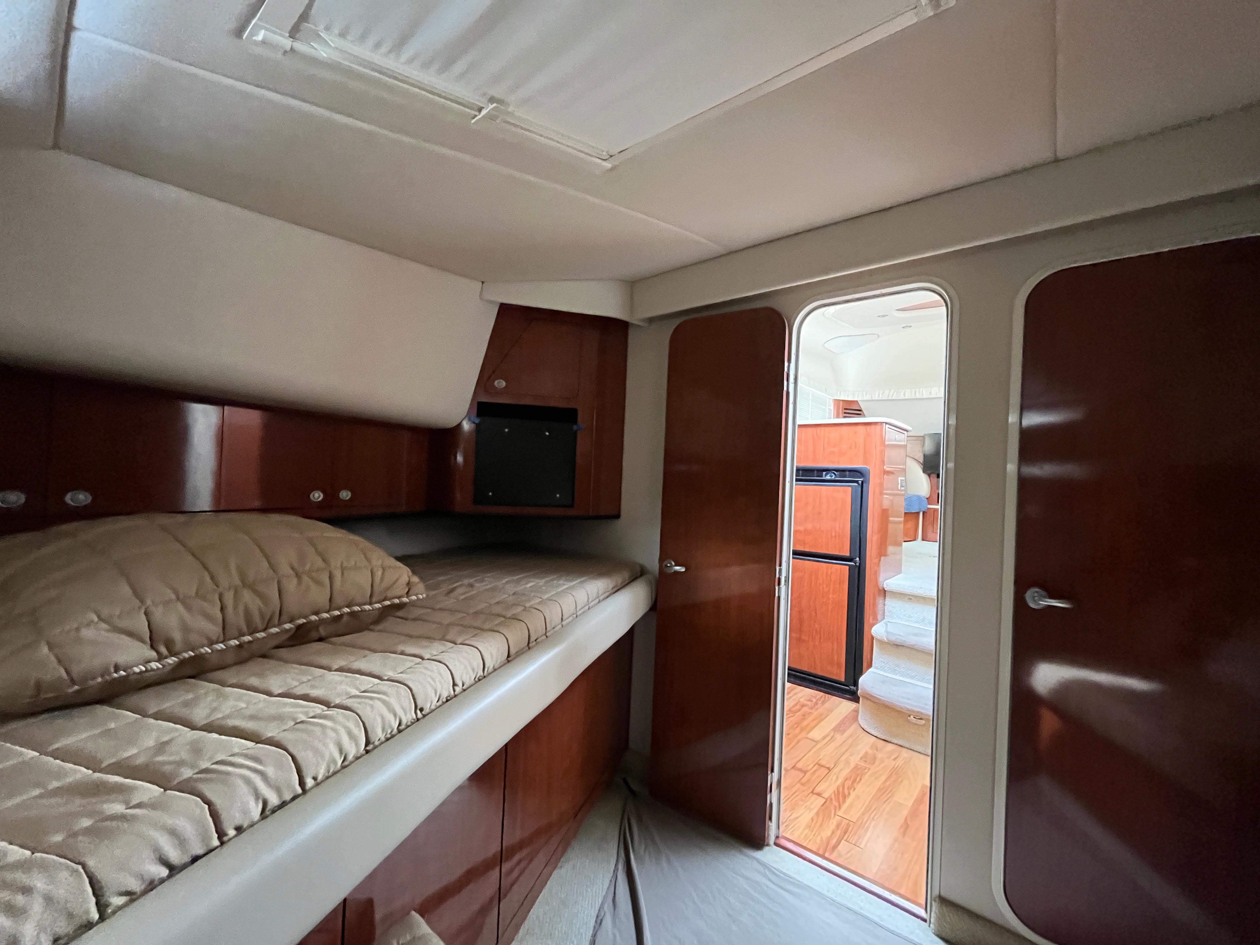 2004-sea-ray-390-motor-yacht-power-9752711-20250409144121712-1_XLARGE