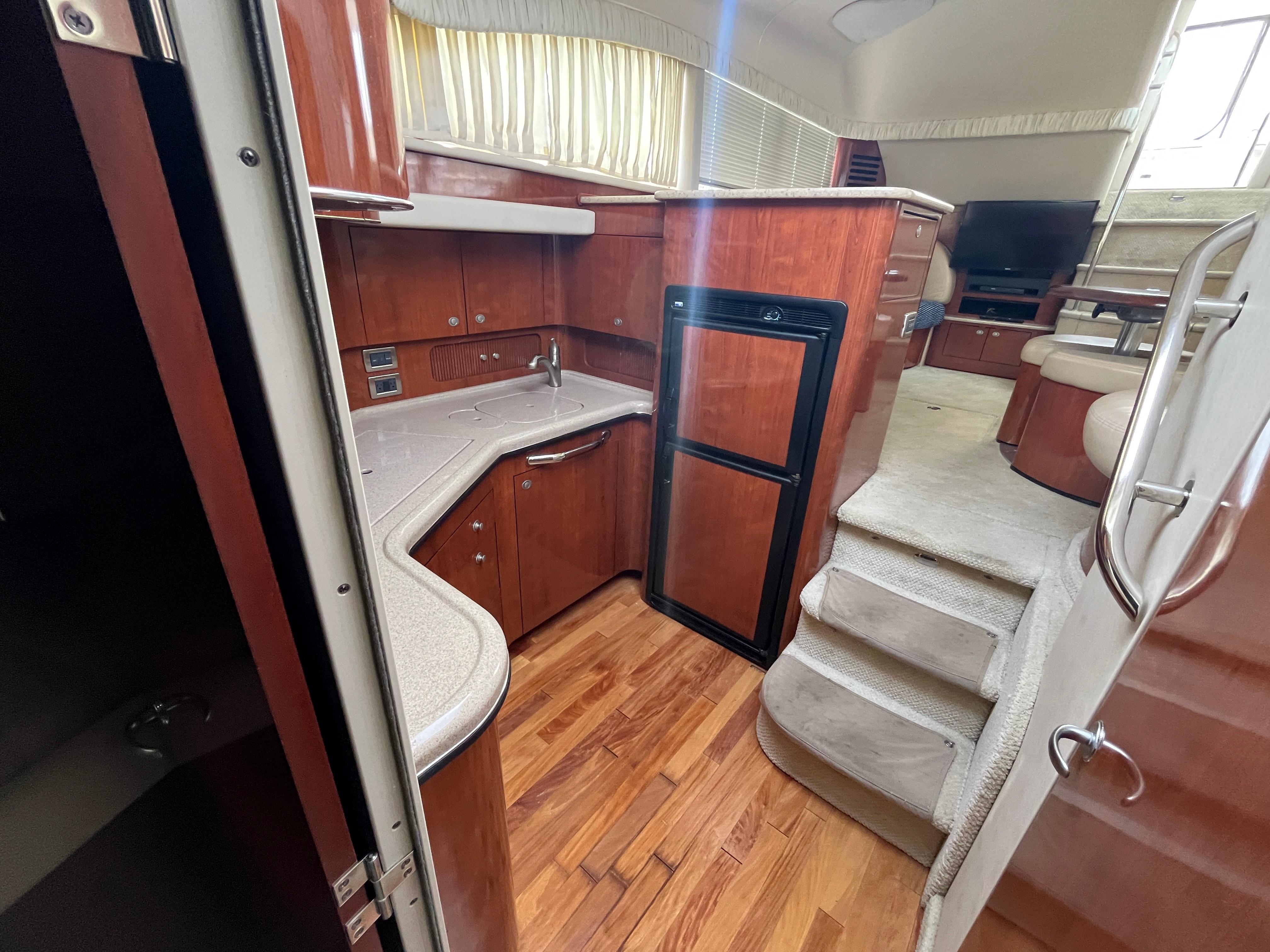 2004-sea-ray-390-motor-yacht-power-9752711-20250409144138320-1_XLARGE