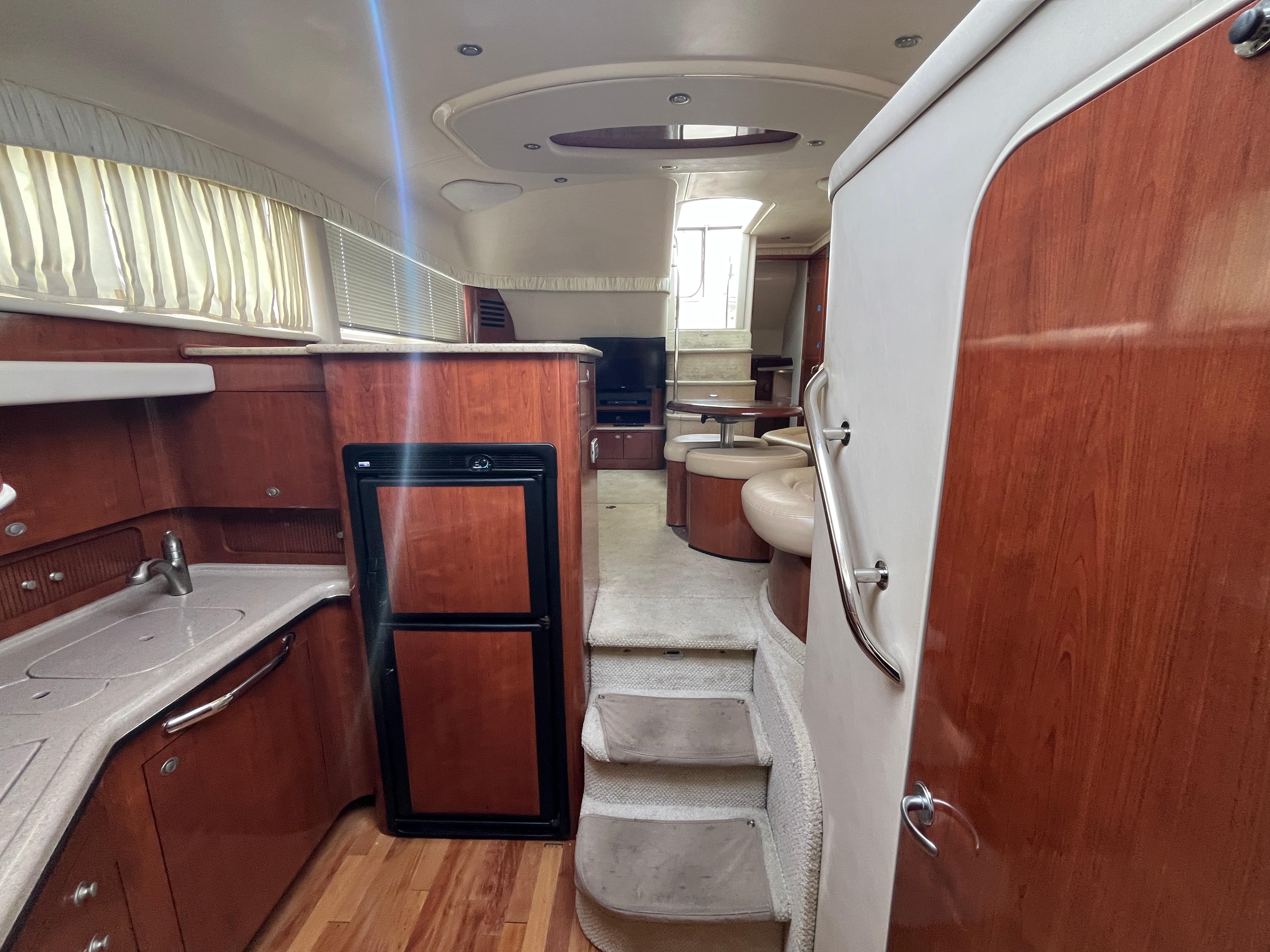 2004-sea-ray-390-motor-yacht-power-9752711-20250409144142249-1_XLARGE