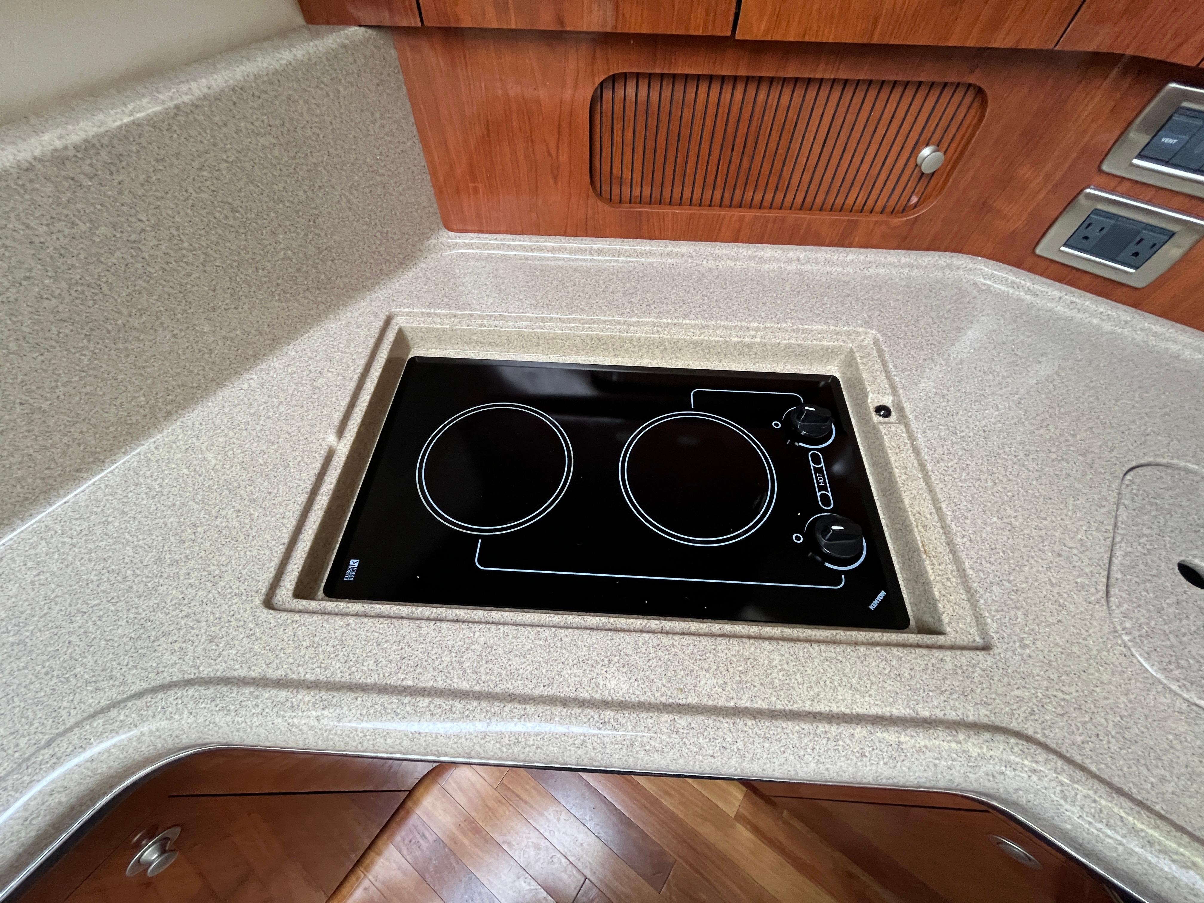 2004-sea-ray-390-motor-yacht-power-9752711-20250409144151792-1_XLARGE