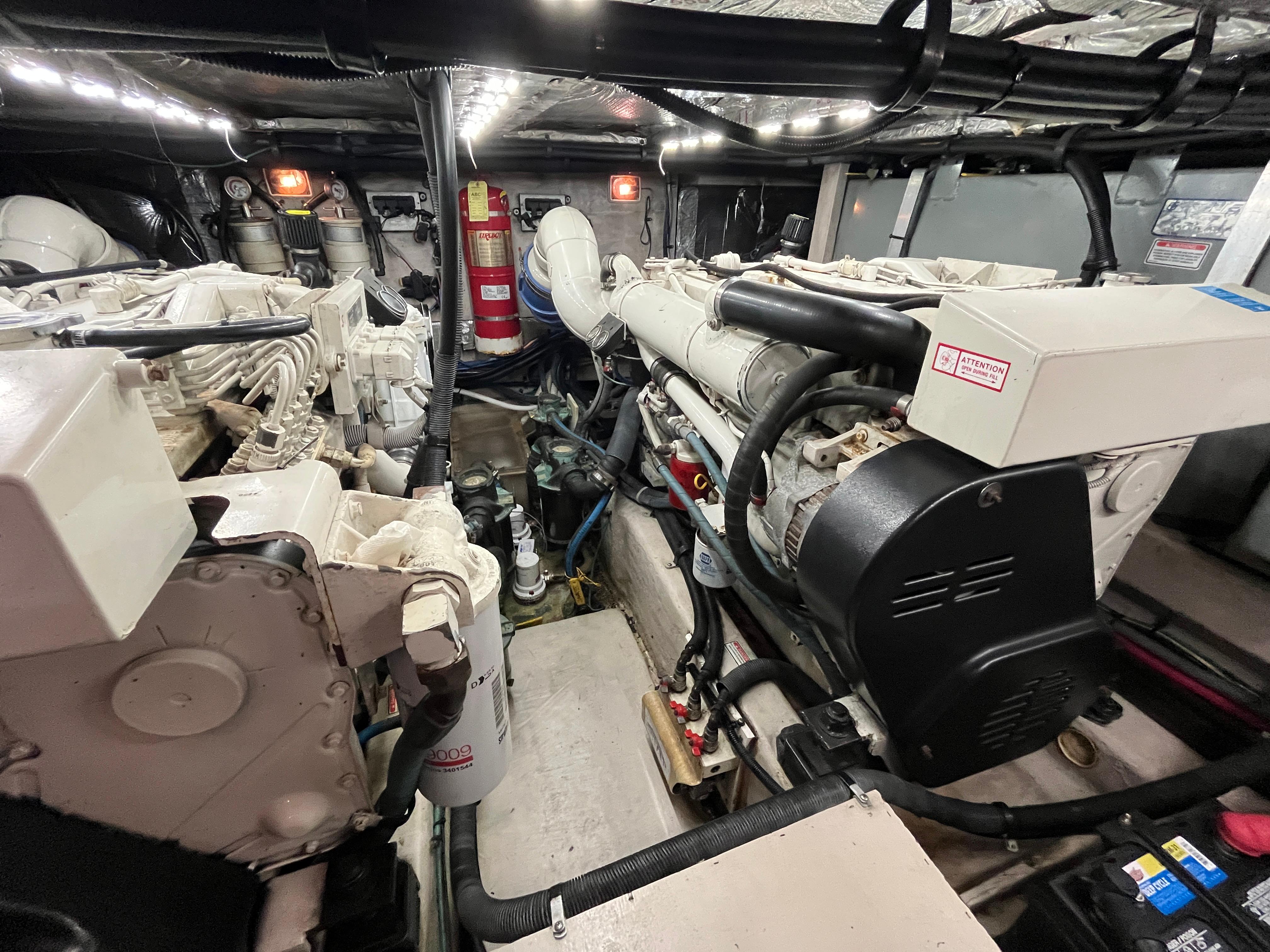 2004-sea-ray-390-motor-yacht-power-9752711-20250409144232933-1_XLARGE