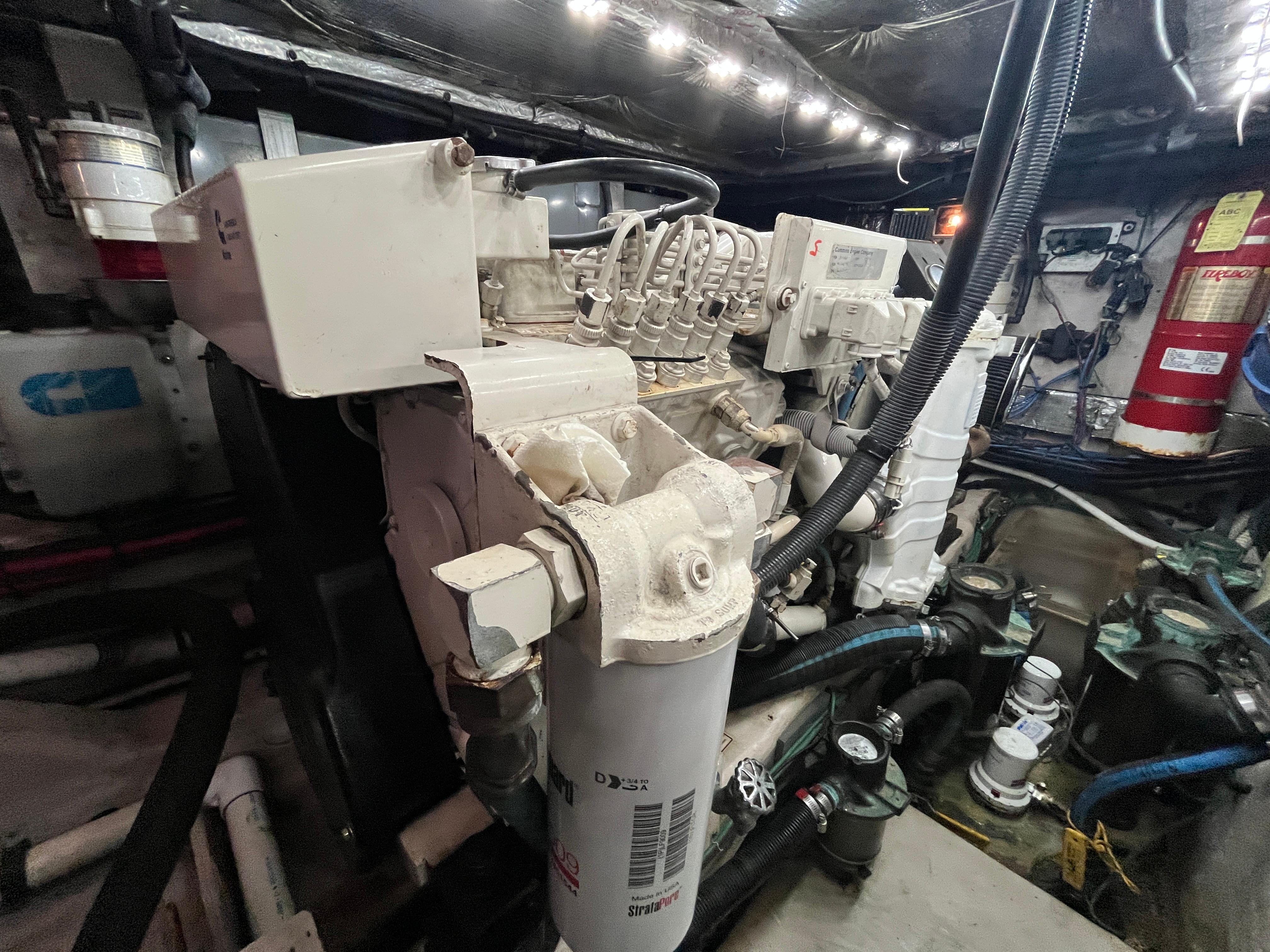 2004-sea-ray-390-motor-yacht-power-9752711-20250409144241503-1_XLARGE