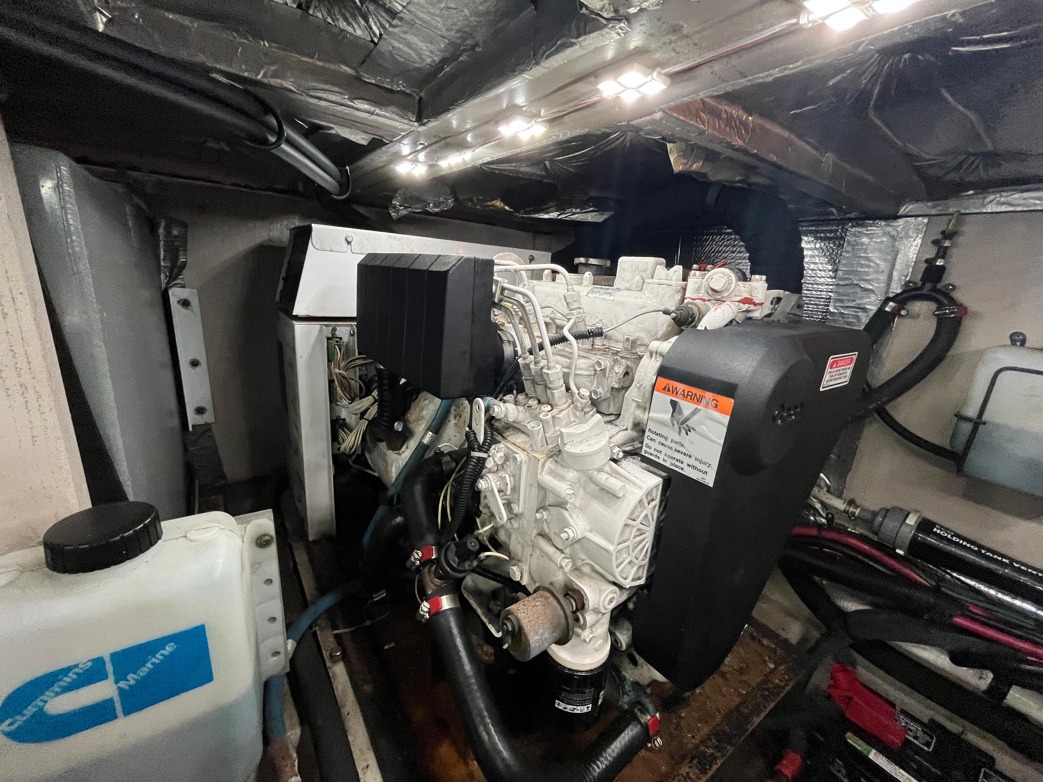 2004-sea-ray-390-motor-yacht-power-9752711-20250409144249384-1_XLARGE