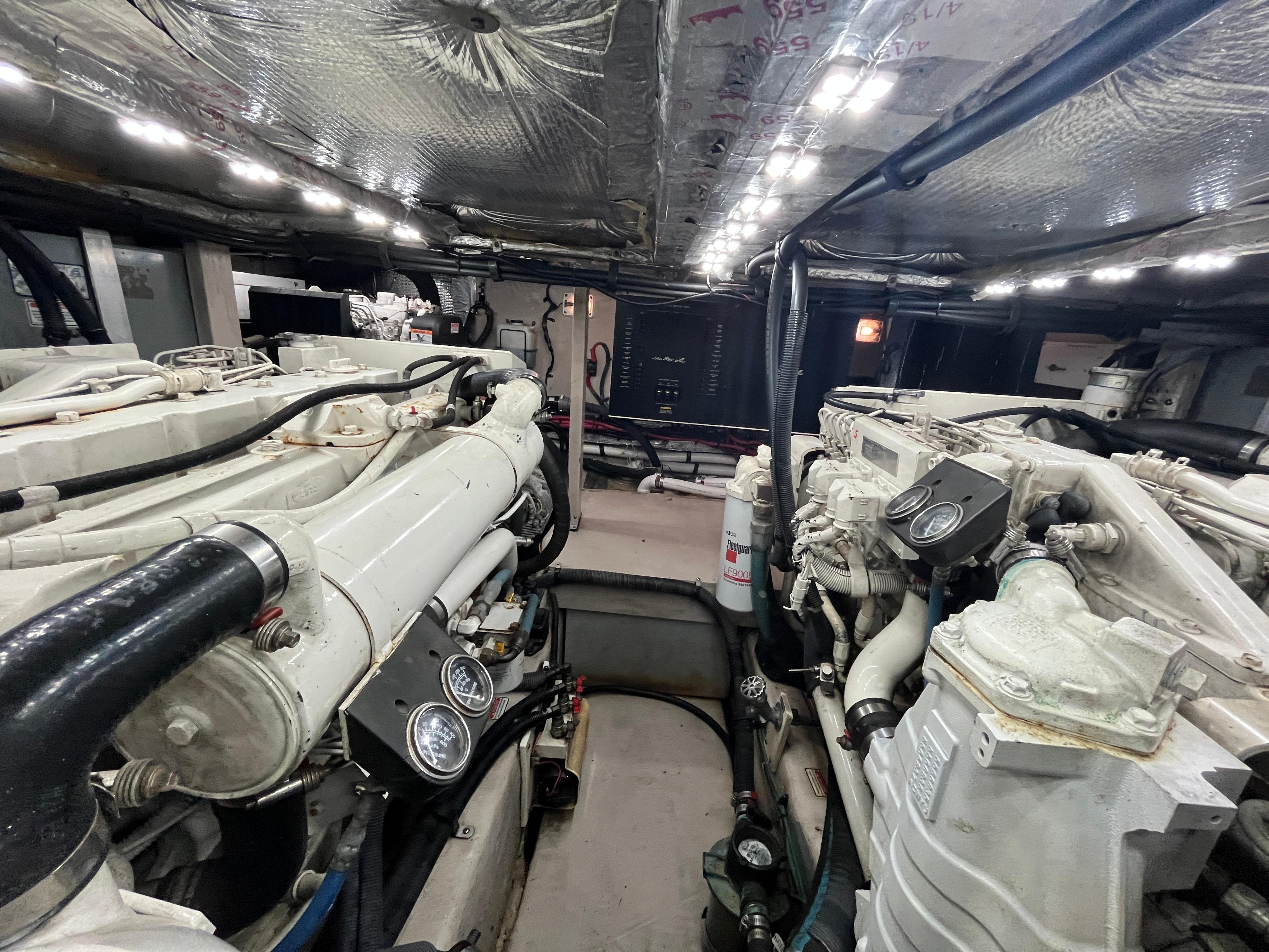 2004-sea-ray-390-motor-yacht-power-9752711-20250409144329360-1_XLARGE