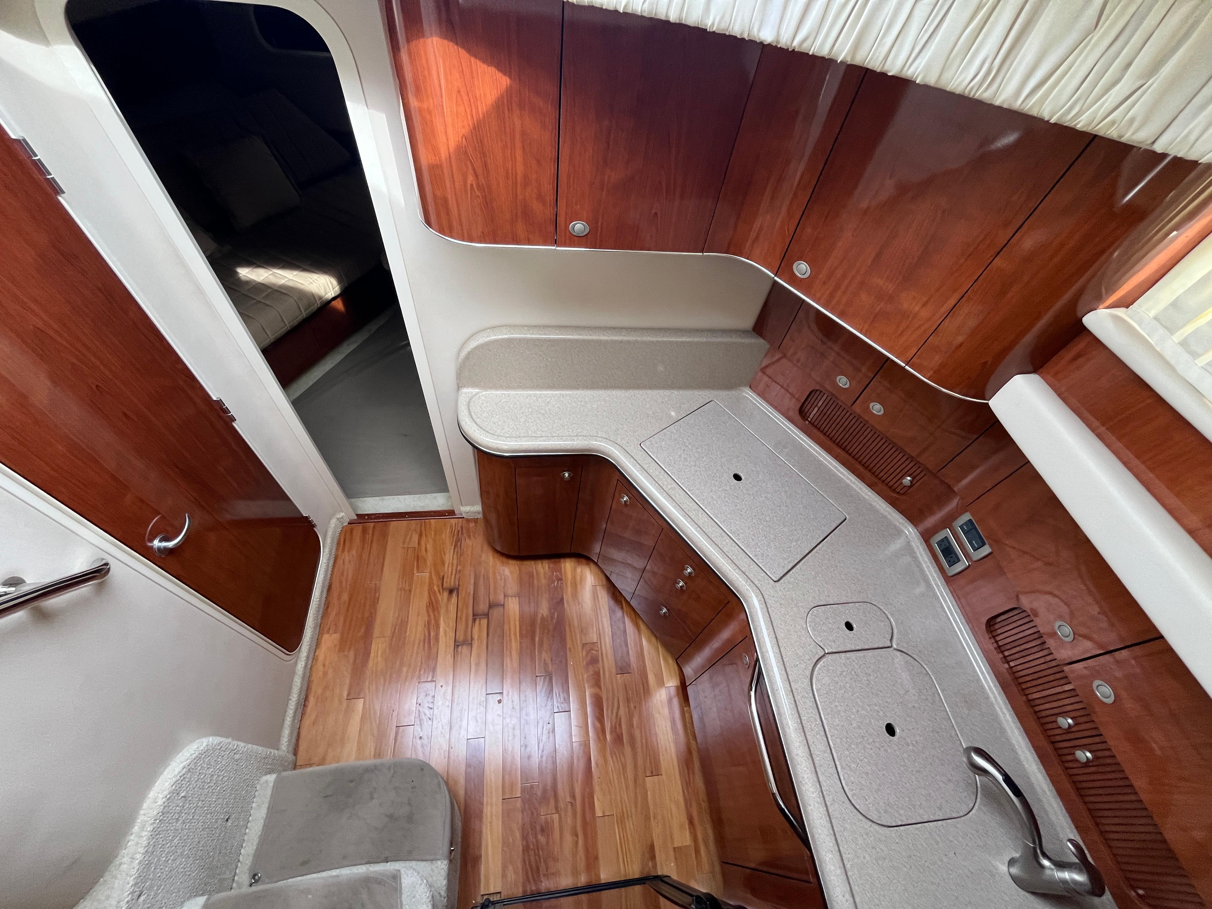 2004-sea-ray-390-motor-yacht-power-9752711-20250409144333122-1_XLARGE