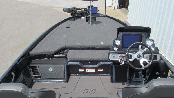 2022 Nitro boat for sale, model of the boat is Z21 XL Pro & Image # 5 of 9