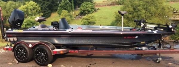 1998 Hawk Boats boat for sale, model of the boat is Super 2100 & Image # 1 of 14
