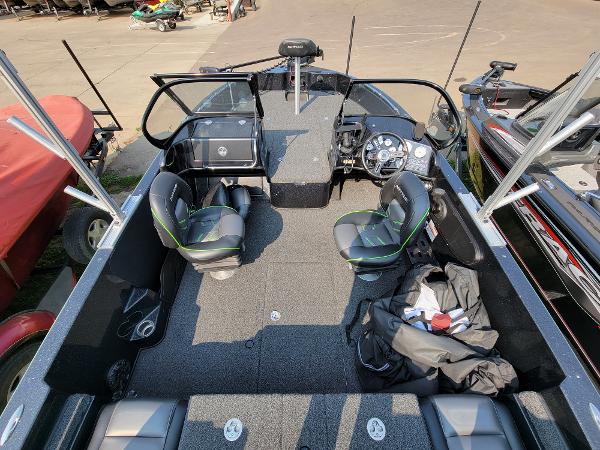 2019 Nitro boat for sale, model of the boat is ZV19 Sport & Image # 7 of 18