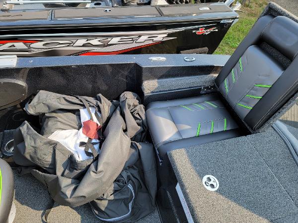 2019 Nitro boat for sale, model of the boat is ZV19 Sport & Image # 8 of 18