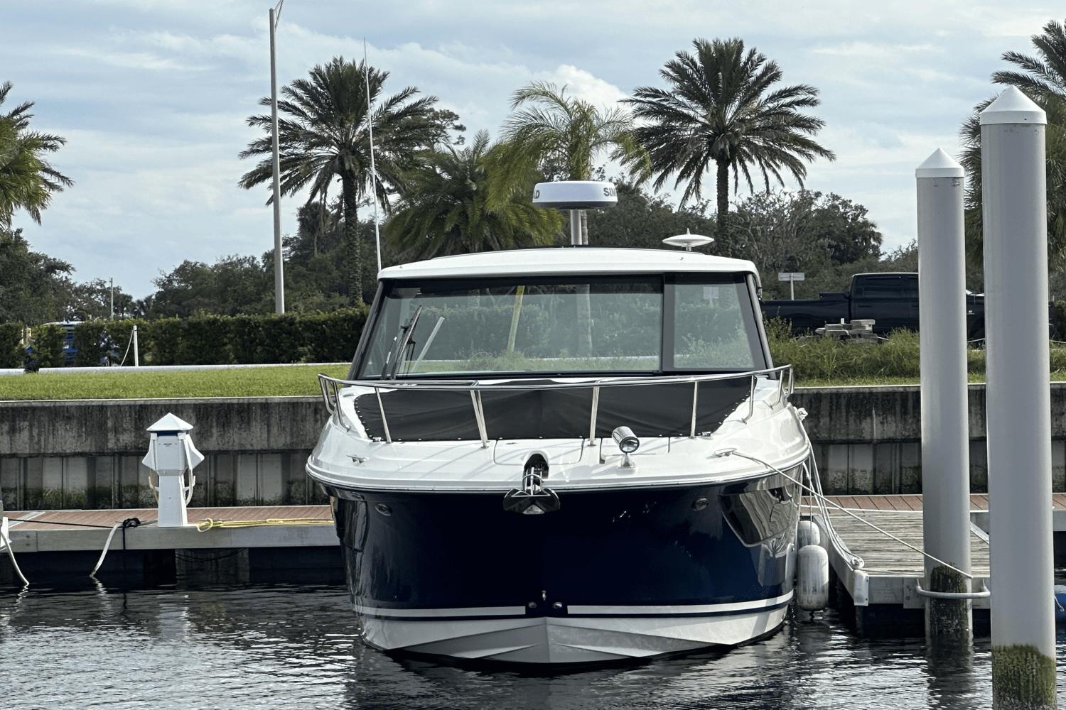 2023 Sea Ray 32 sundancer