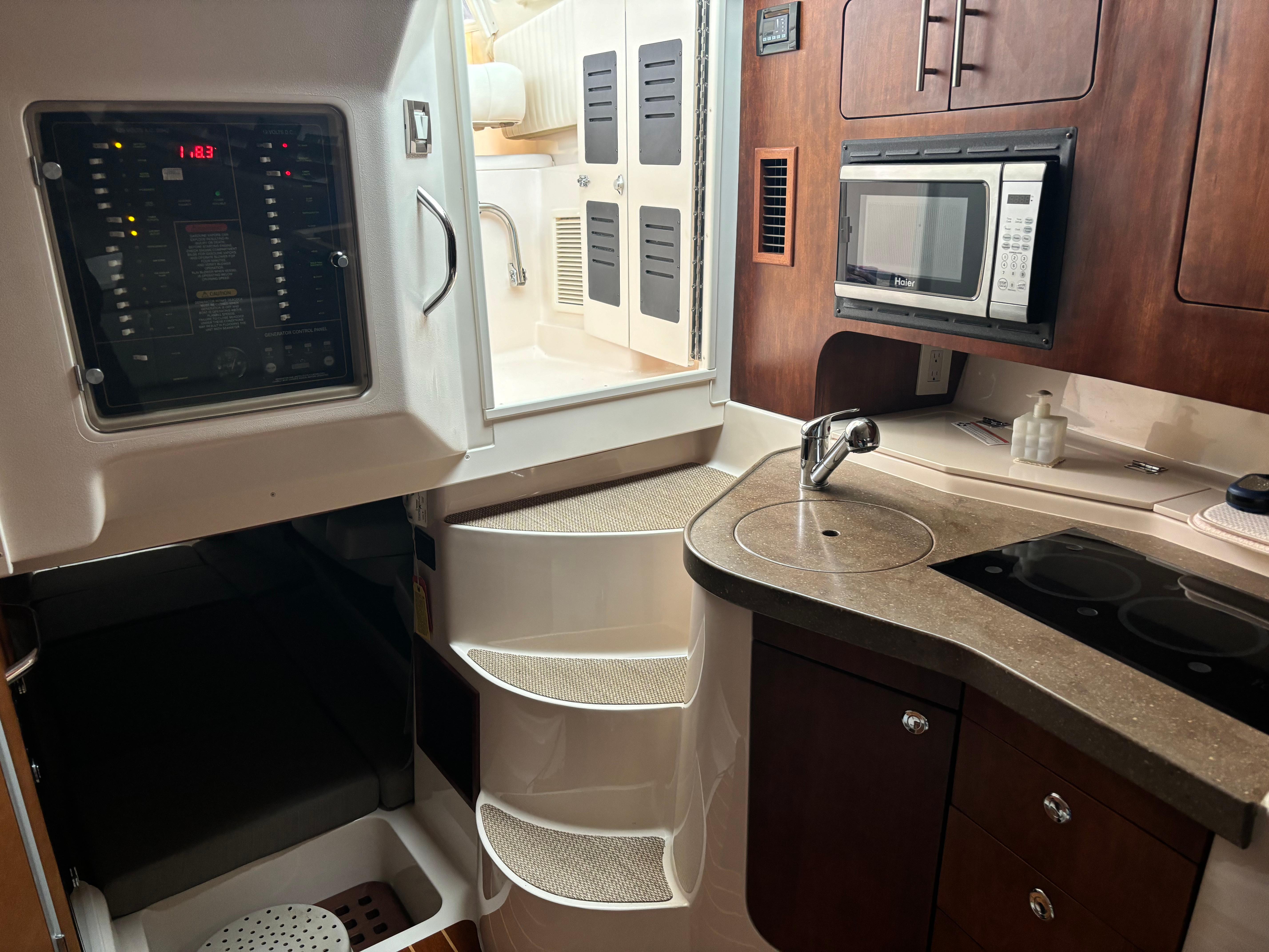 2014-grady-white-express-330-power-9682703-20250304100536021-1_XLARGE