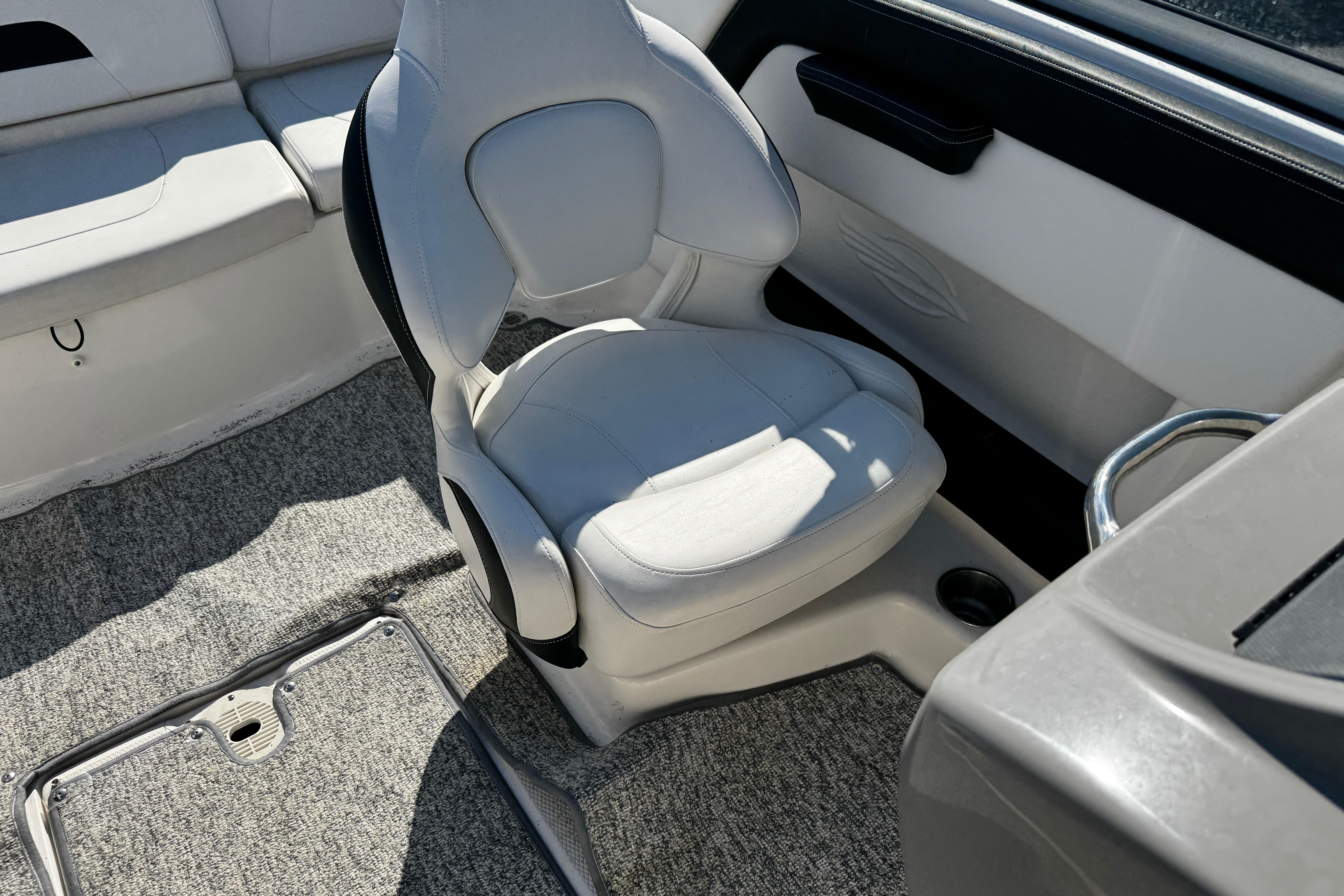 2016-chaparral-21-h2o-sport-power-10012703-20251113120759314-2