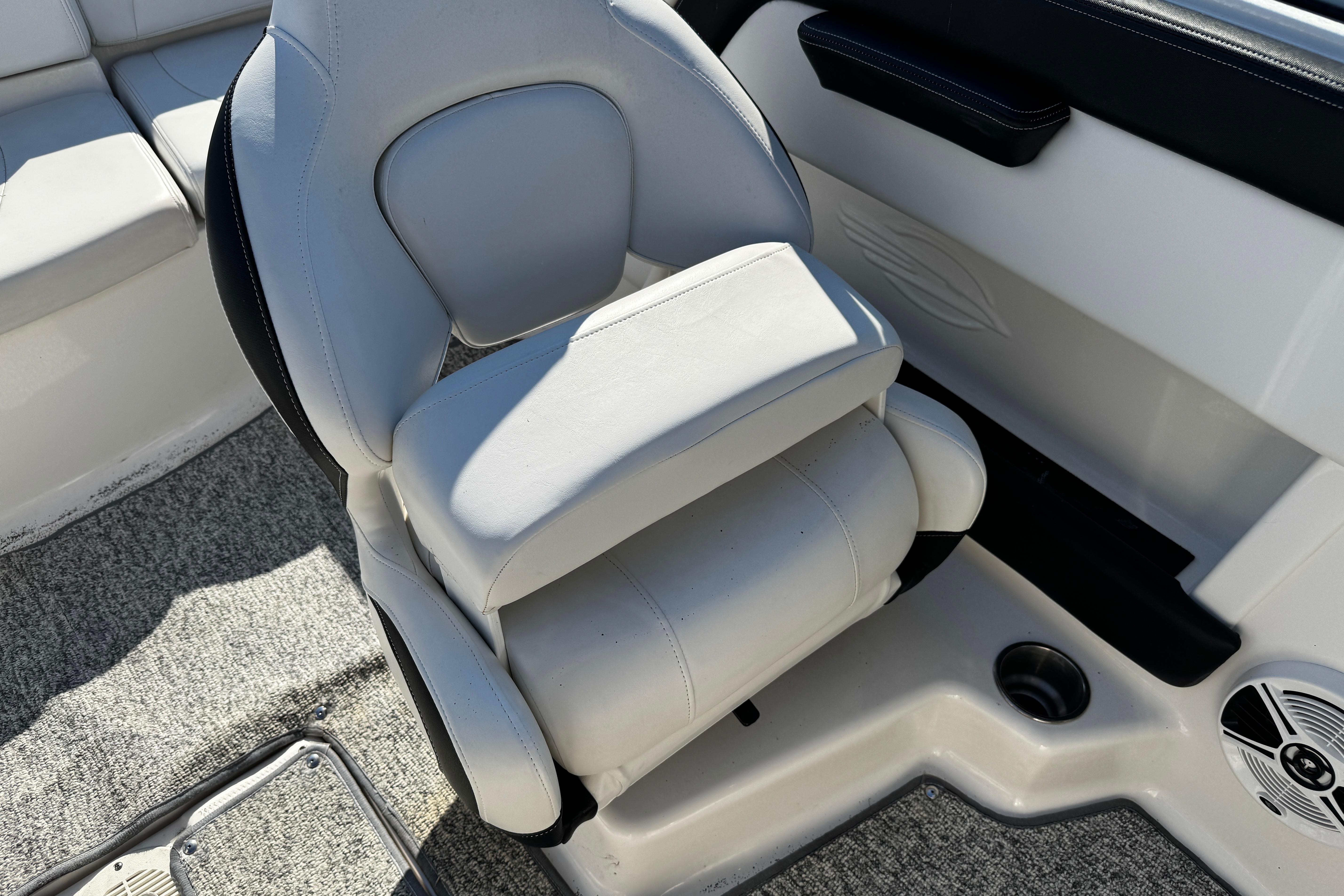 2016-chaparral-21-h2o-sport-power-10012703-20251113120800639-3