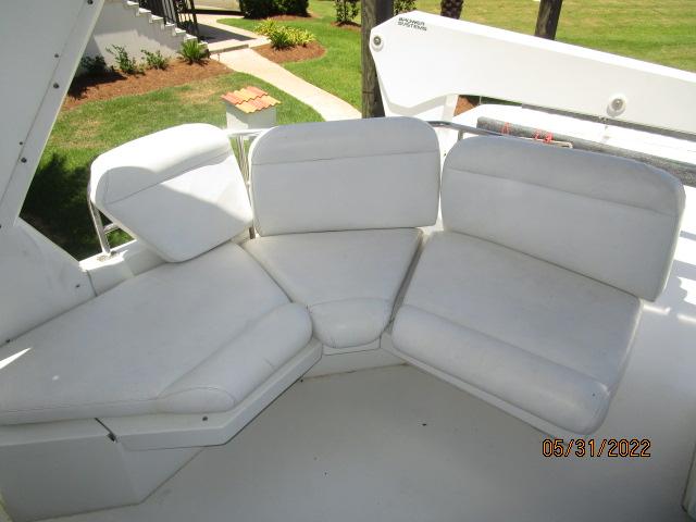53' Navigator flybridge starboard seating