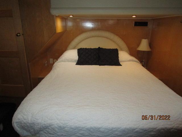 53' Navigator master stateroom starboard