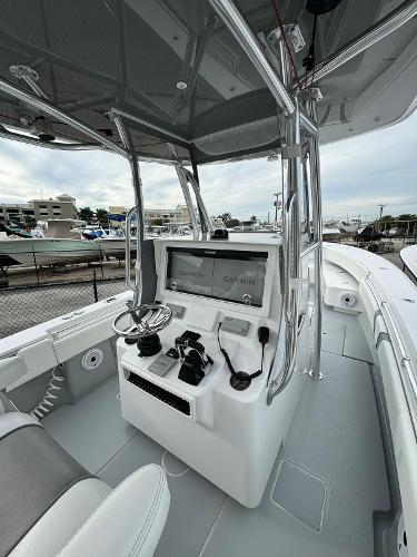32' Contender, Listing Number 100917074, - Photo No. 13