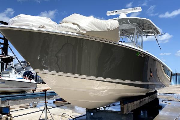 32' Contender, Listing Number 100917074, - Photo No. 2