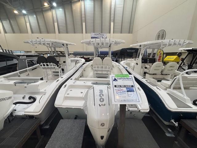 2025 Sea Pro 242 Center Console Gallery