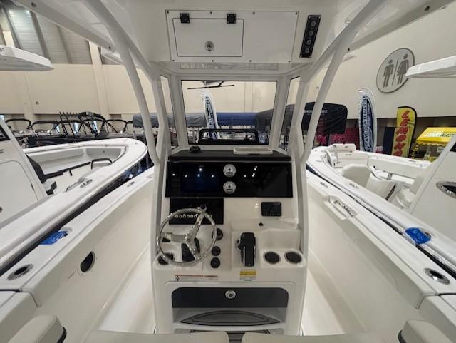 2025 Sea Pro 242 Center Console Gallery