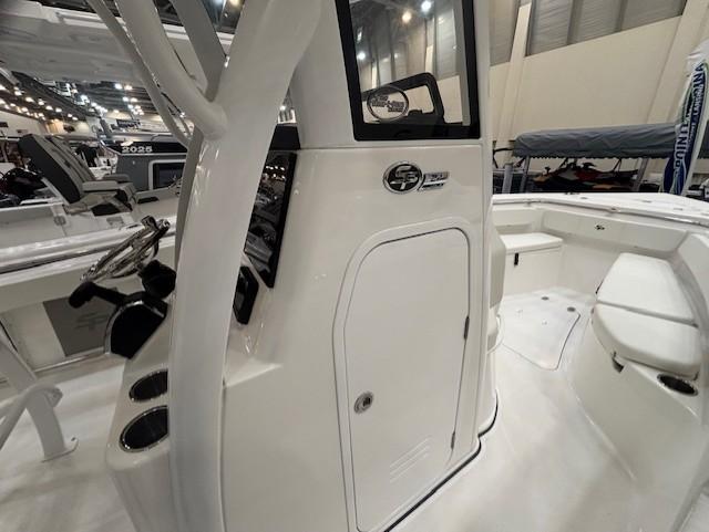 2025 Sea Pro 242 Center Console Gallery