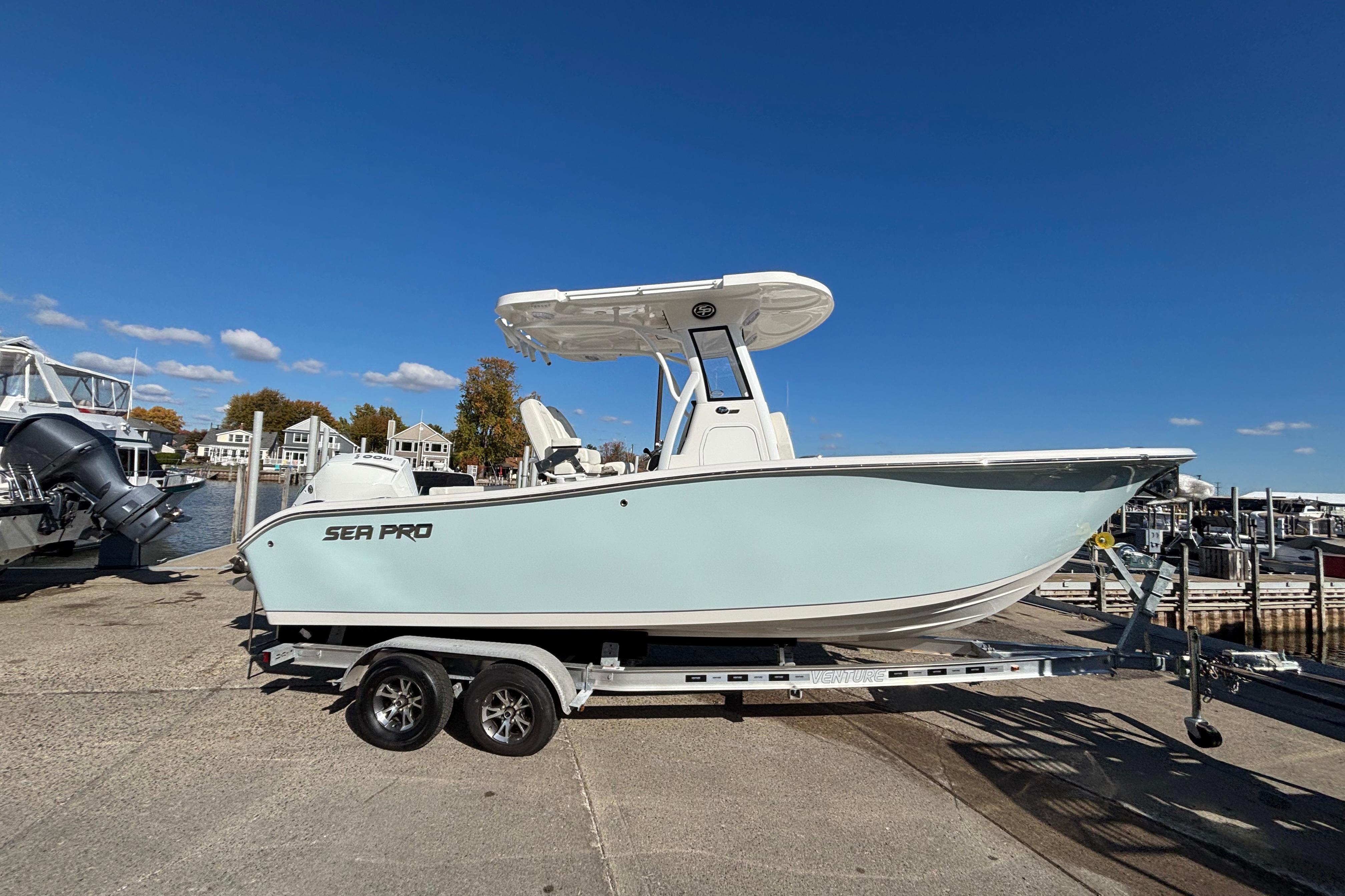 2025 Sea Pro 242 Center Console Gallery