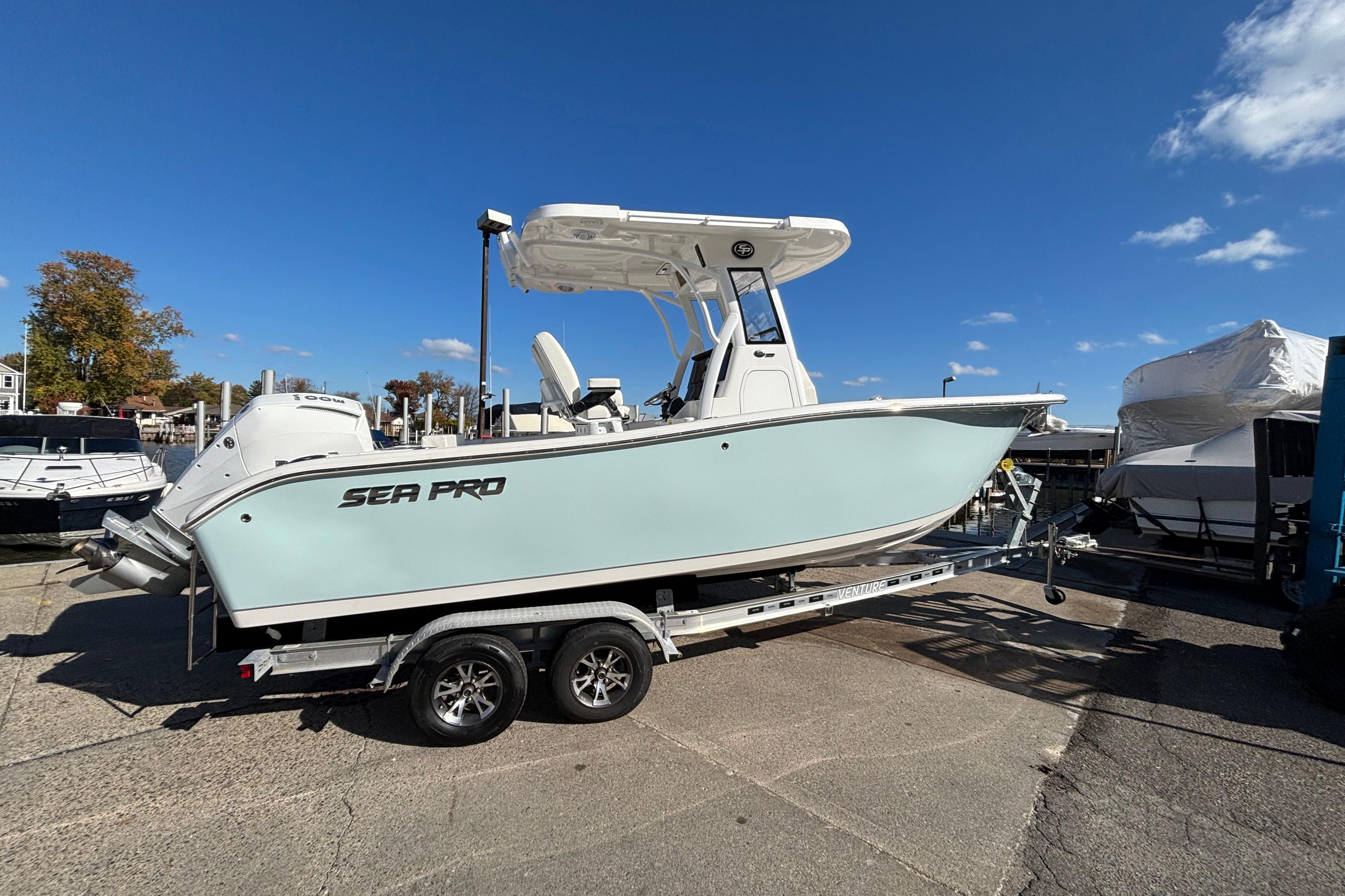 2025 Sea Pro 242 Center Console Gallery