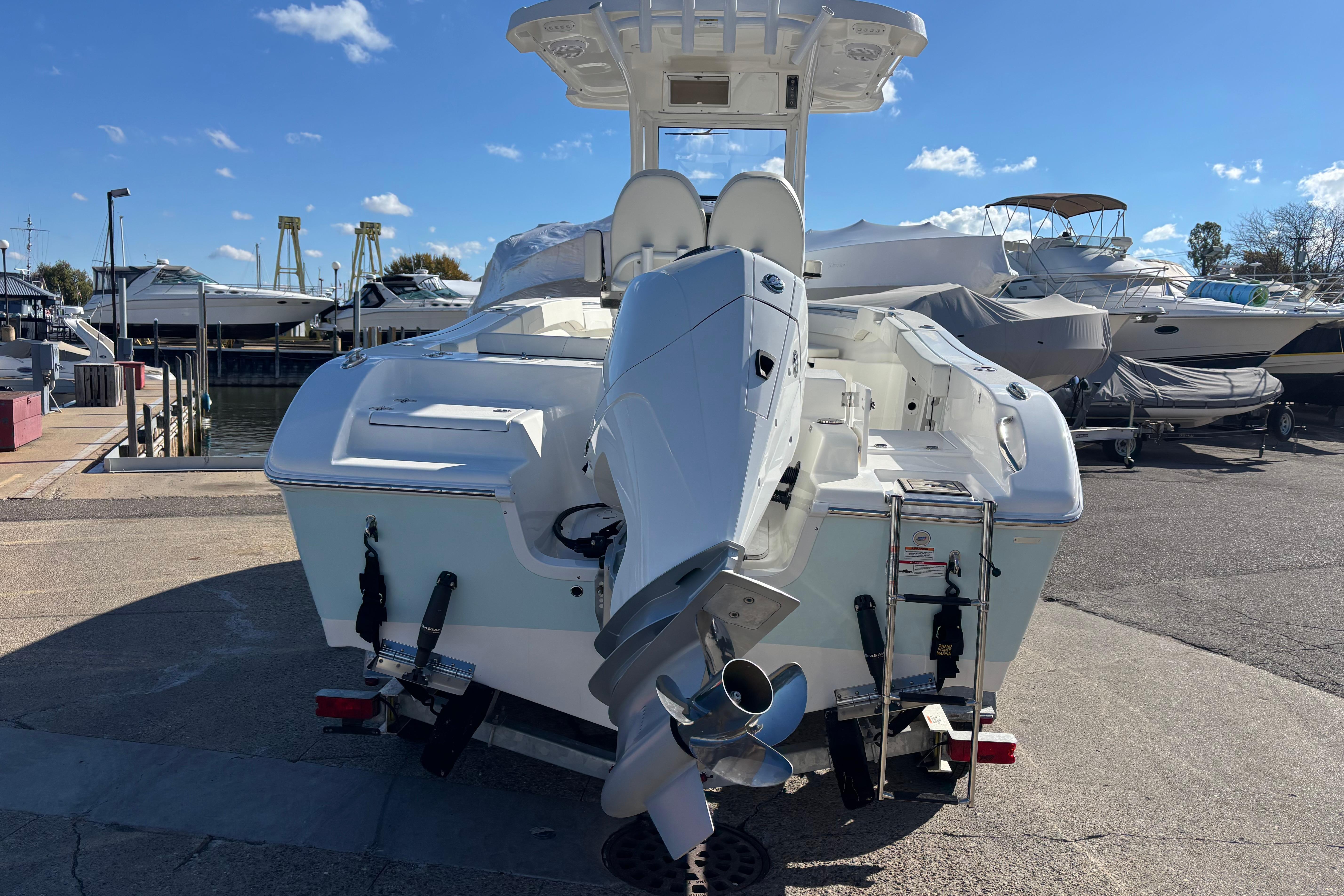 2025 Sea Pro 242 Center Console Gallery