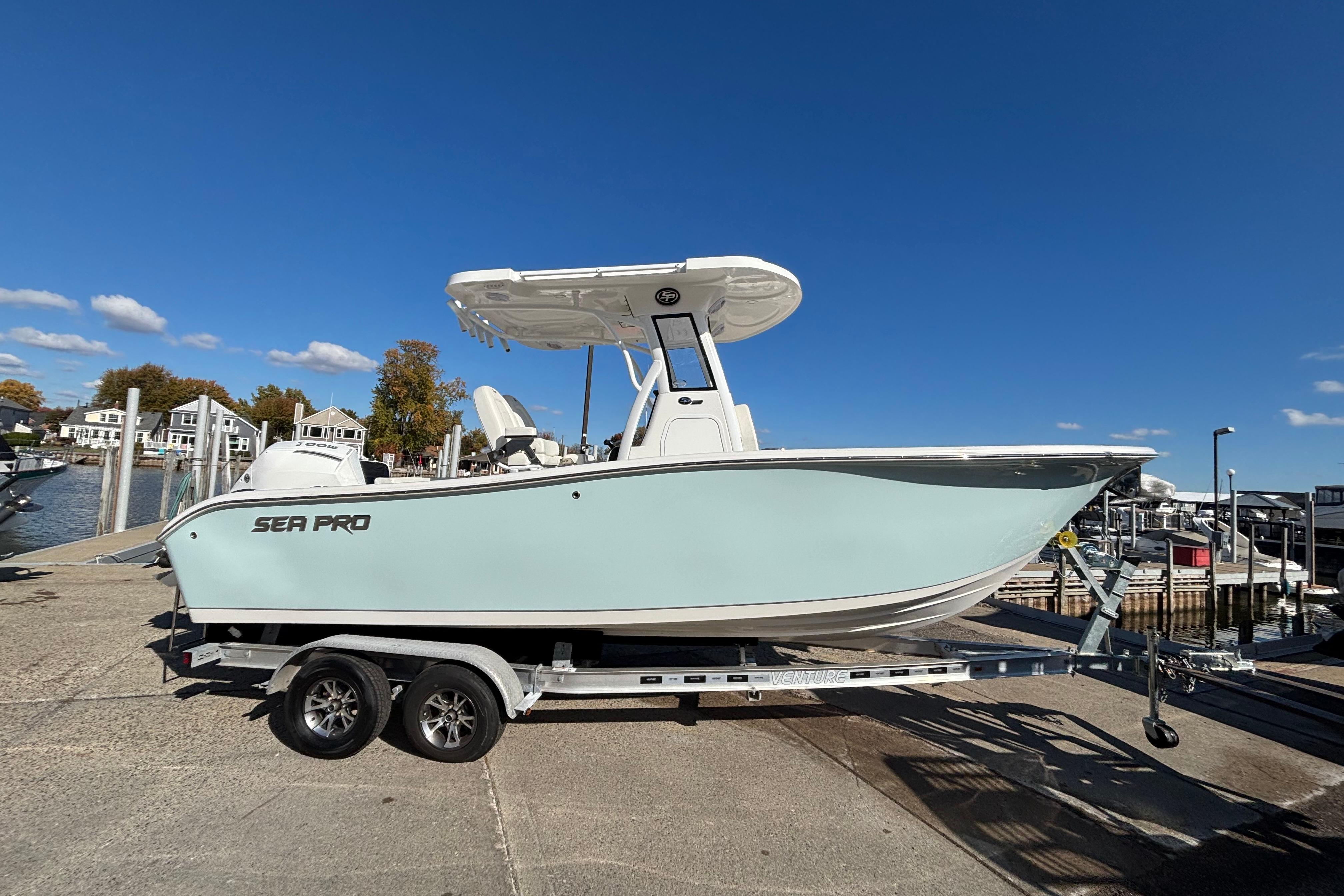 2025 Sea Pro 242 Center Console Gallery