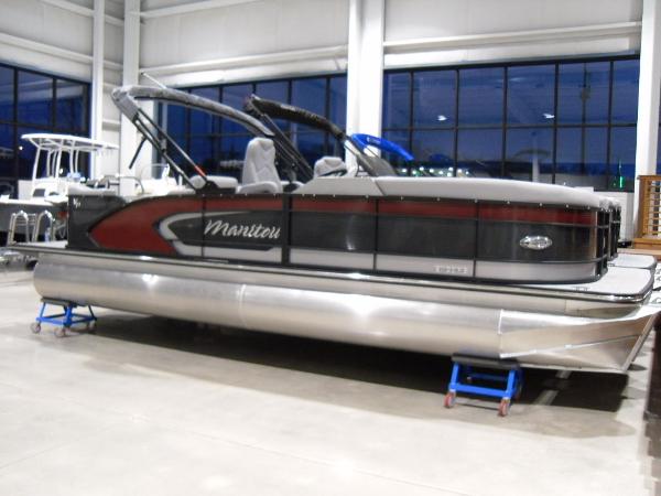 2021 Manitou boat for sale, model of the boat is SR 23 Encore VP & Image # 8 of 20