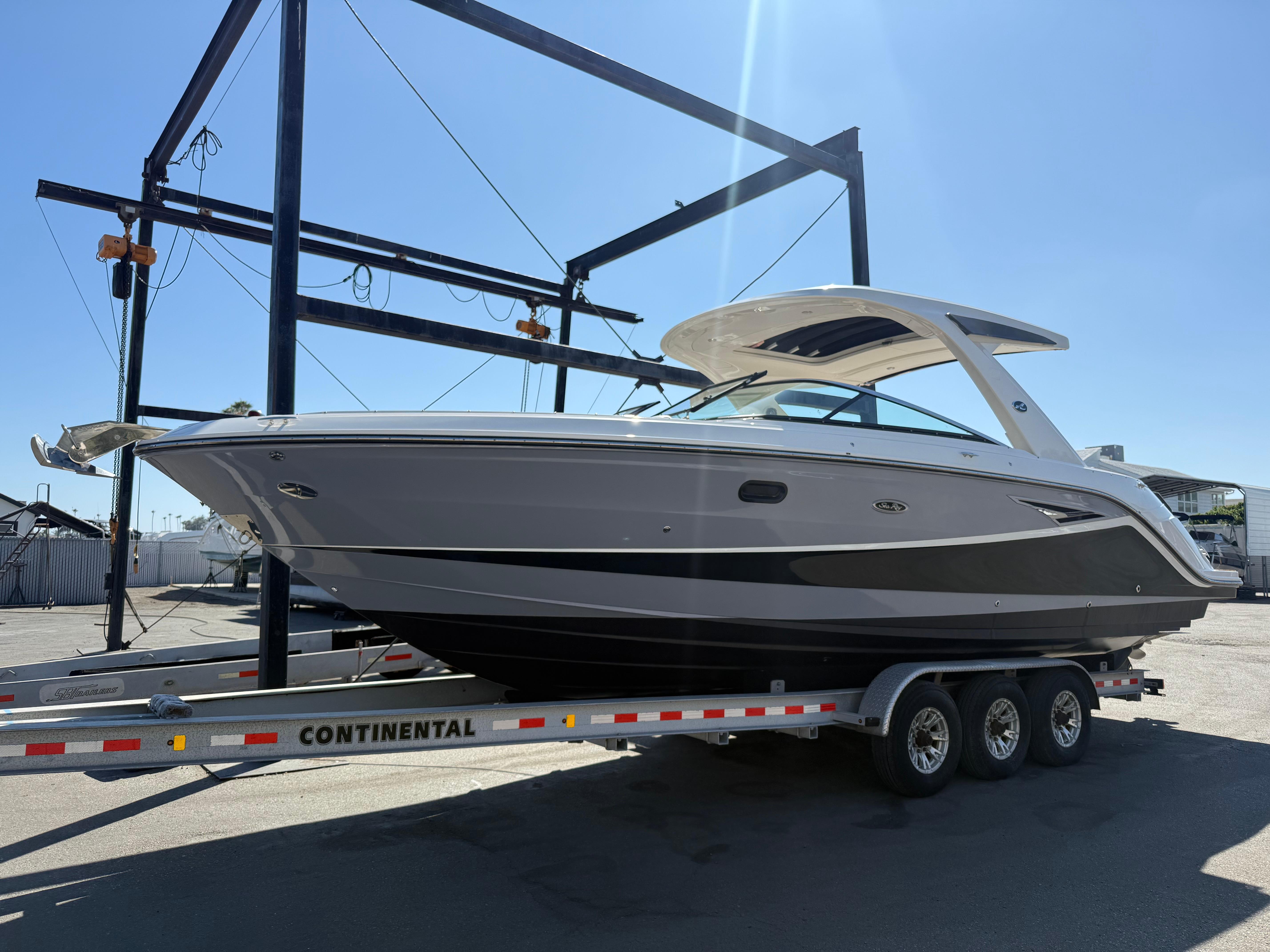 2018 Sea Ray SLX 310 #TMB2014 inventory image at Sun Country Marine Group, Newport Beach 2018 Sea Ray SLX 310 #TMB2014 inventory image at Sun Country Marine Group, Newport Beach
