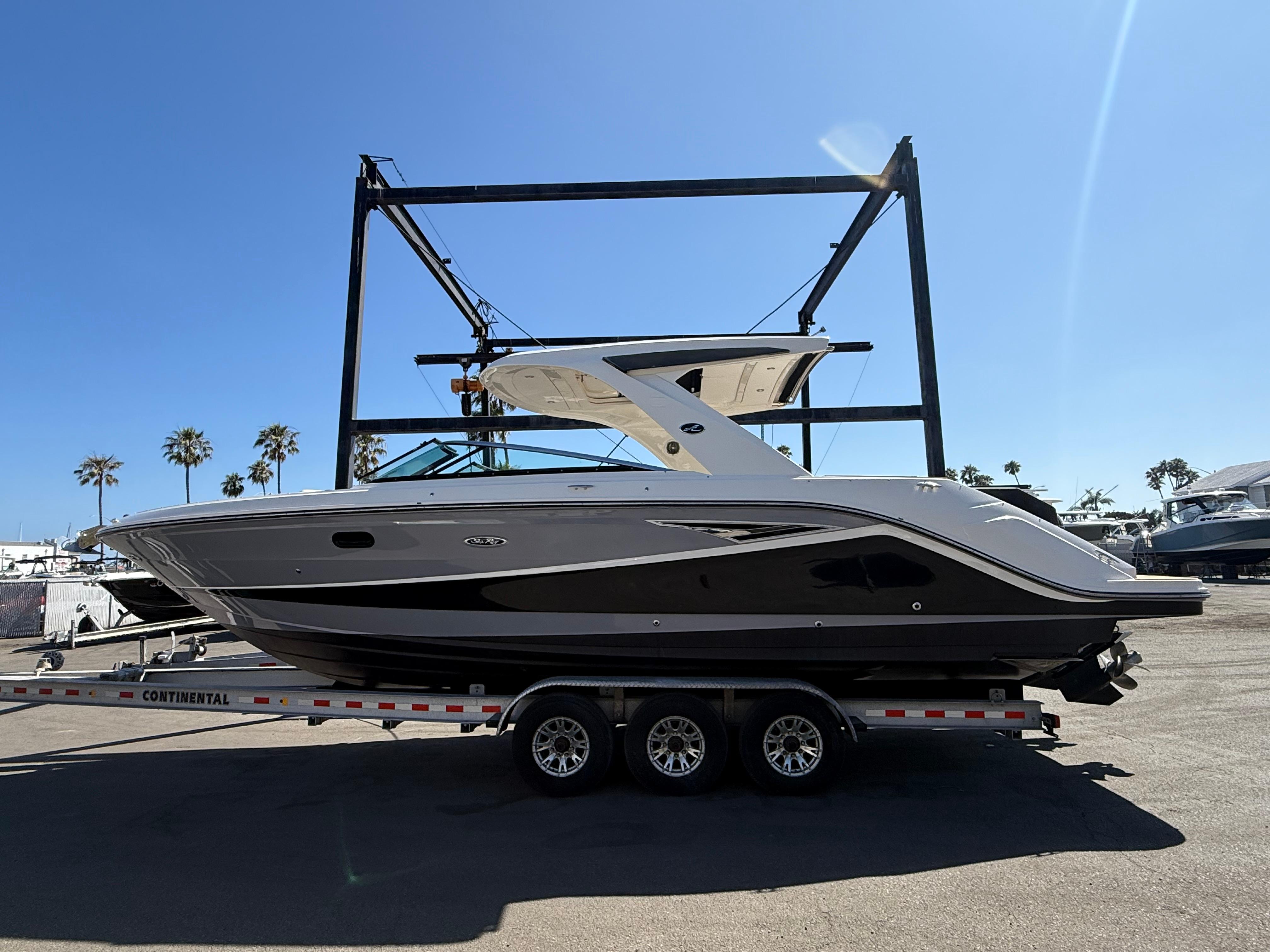 2018 Sea Ray SLX 310 #TMB2014 inventory image at Sun Country Marine Group, Newport Beach 2018 Sea Ray SLX 310 #TMB2014 inventory image at Sun Country Marine Group, Newport Beach