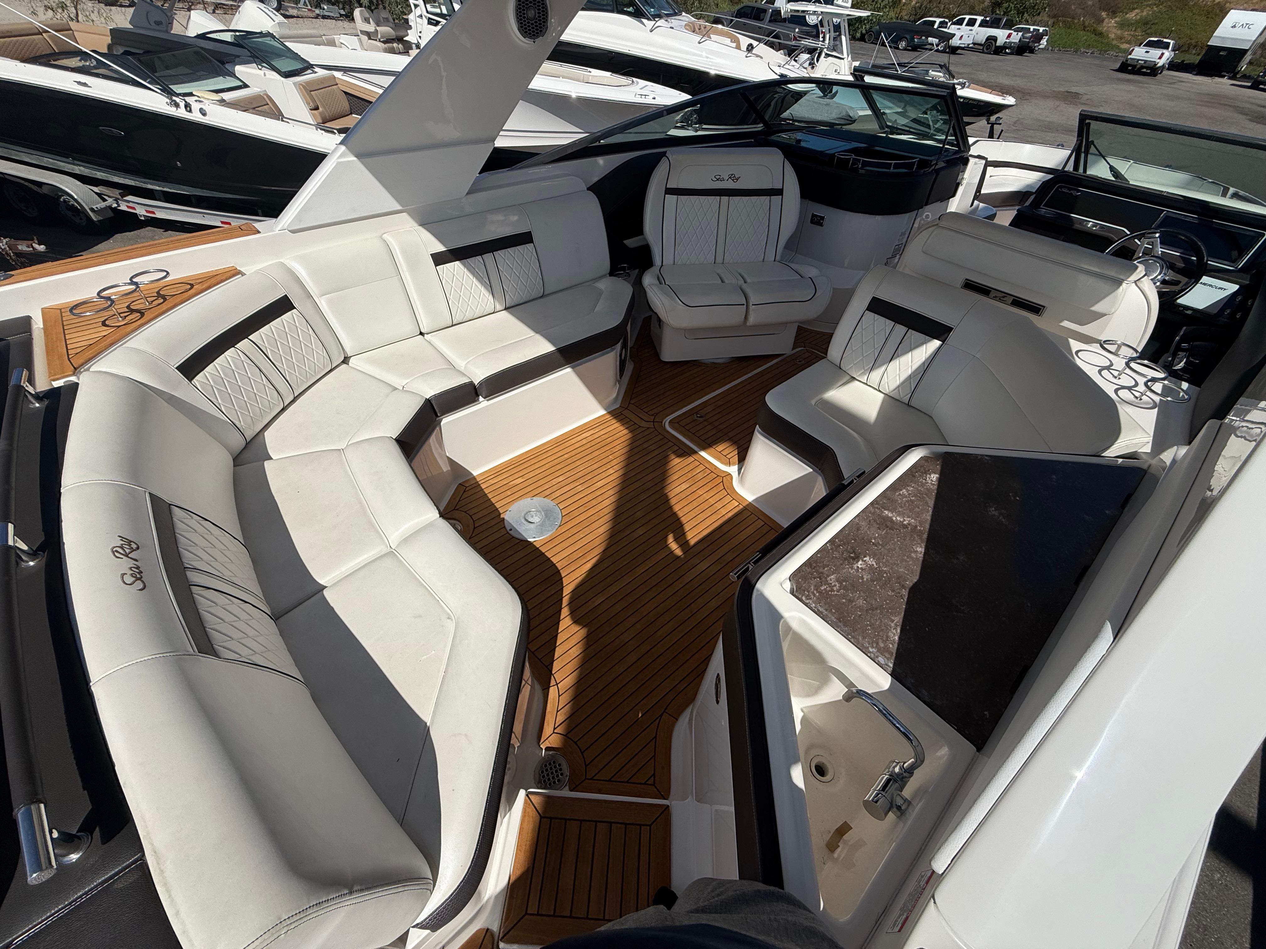 2018 Sea Ray SLX 310 #TMB2014 inventory image at Sun Country Marine Group, Newport Beach 2018 Sea Ray SLX 310 #TMB2014 inventory image at Sun Country Marine Group, Newport Beach