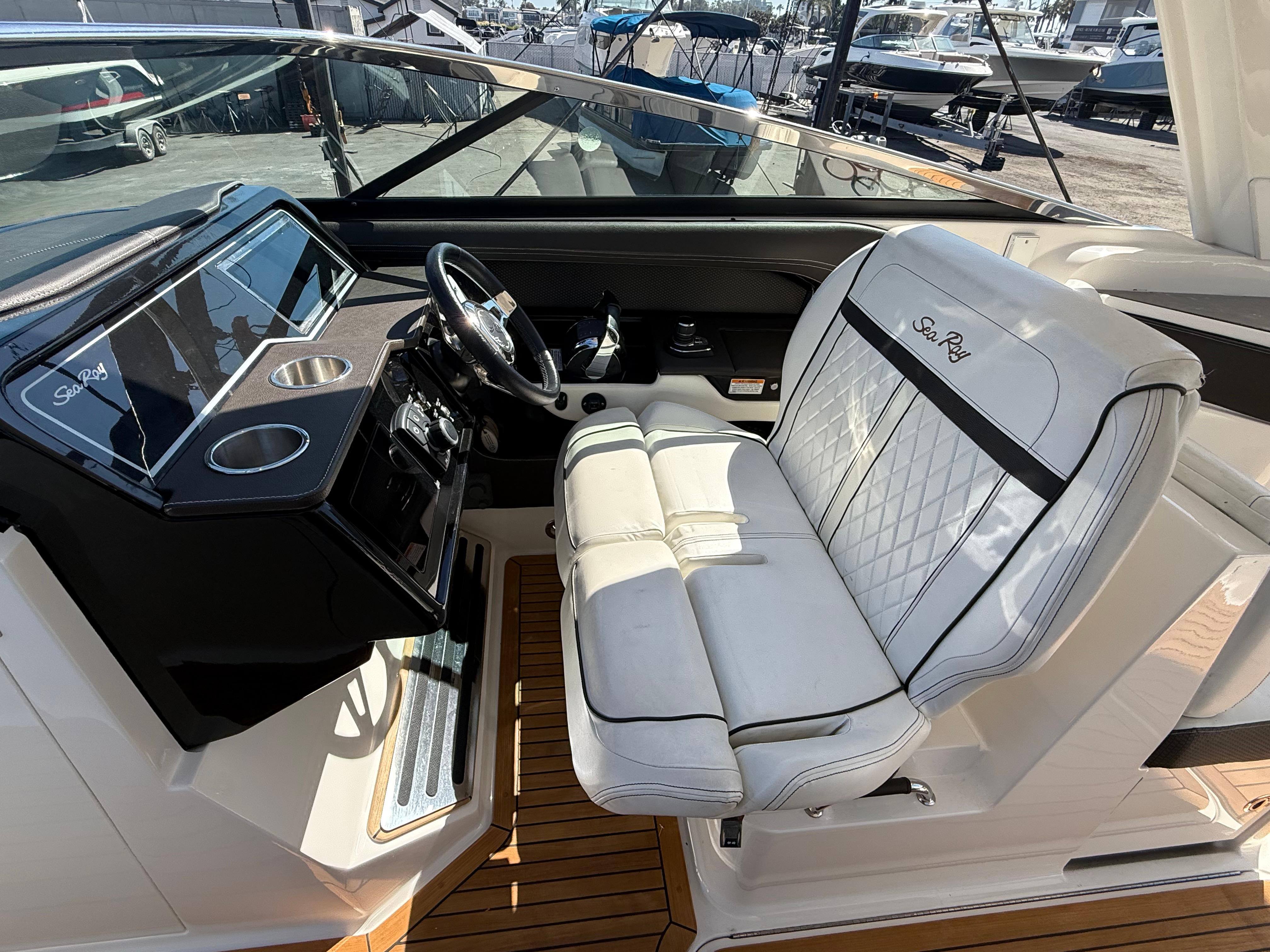 2018 Sea Ray SLX 310 #TMB2014 inventory image at Sun Country Marine Group, Newport Beach 2018 Sea Ray SLX 310 #TMB2014 inventory image at Sun Country Marine Group, Newport Beach
