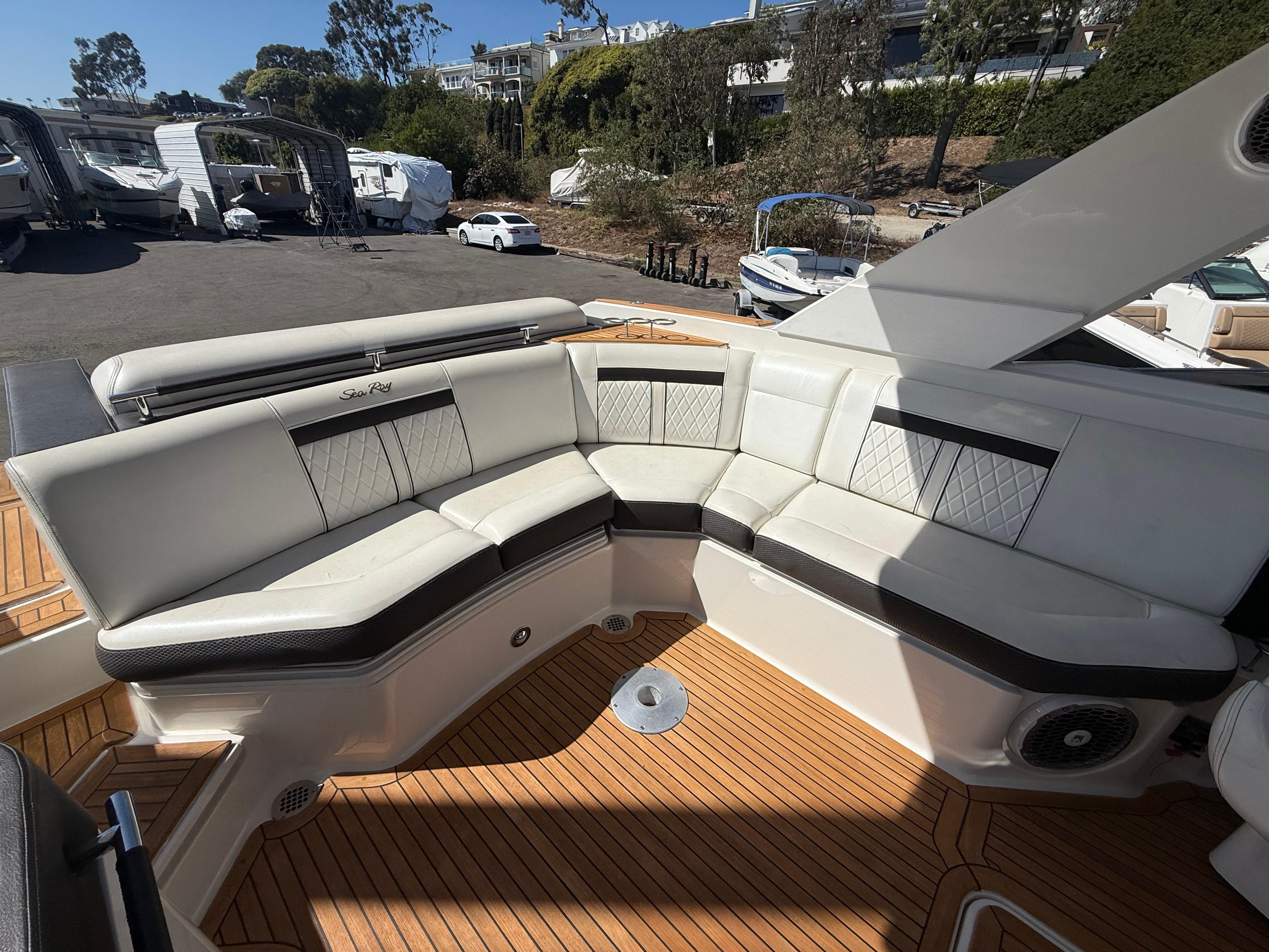 2018 Sea Ray SLX 310 #TMB2014 inventory image at Sun Country Marine Group, Newport Beach 2018 Sea Ray SLX 310 #TMB2014 inventory image at Sun Country Marine Group, Newport Beach