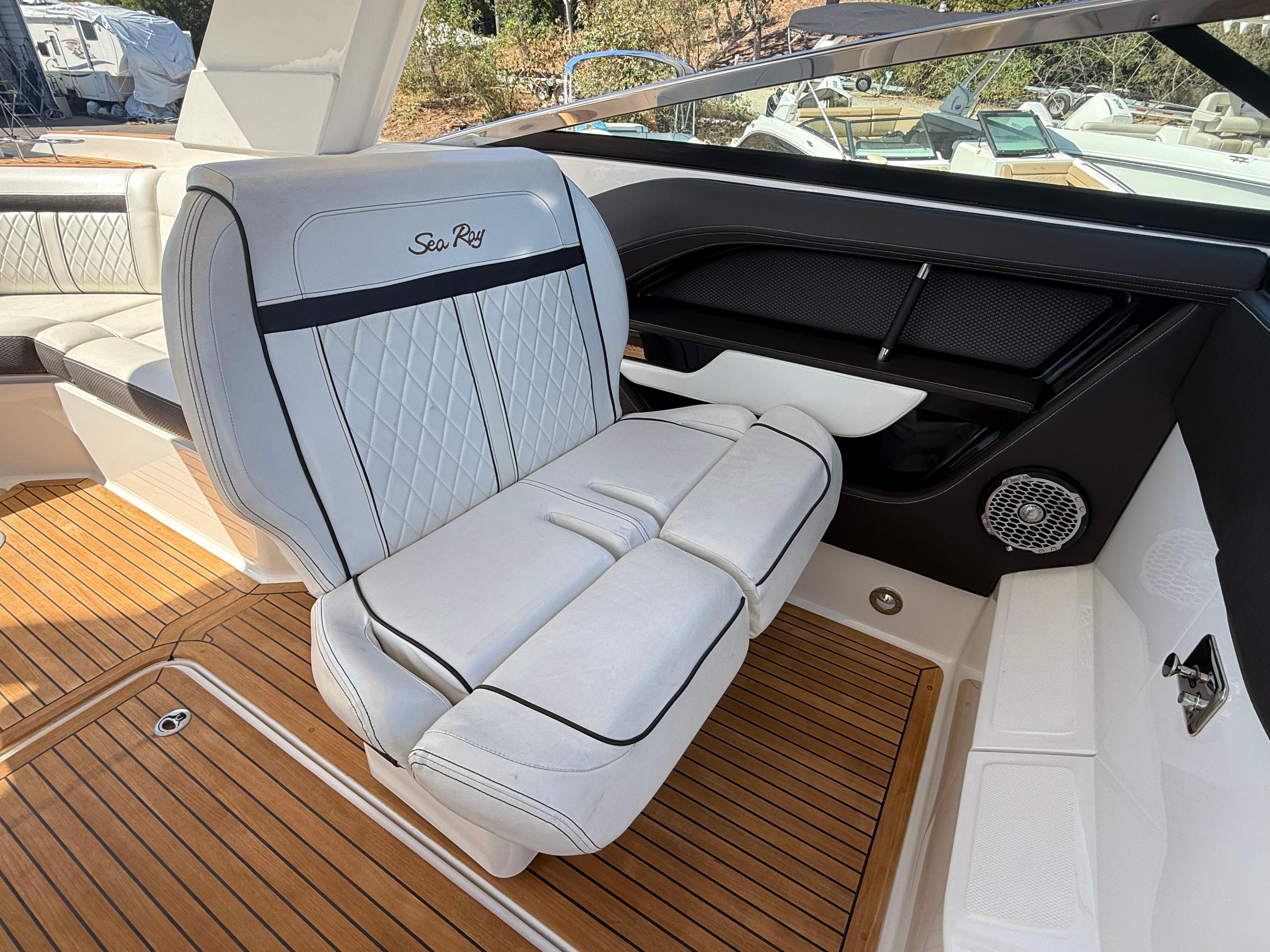 2018 Sea Ray SLX 310 #TMB2014 inventory image at Sun Country Marine Group, Newport Beach 2018 Sea Ray SLX 310 #TMB2014 inventory image at Sun Country Marine Group, Newport Beach
