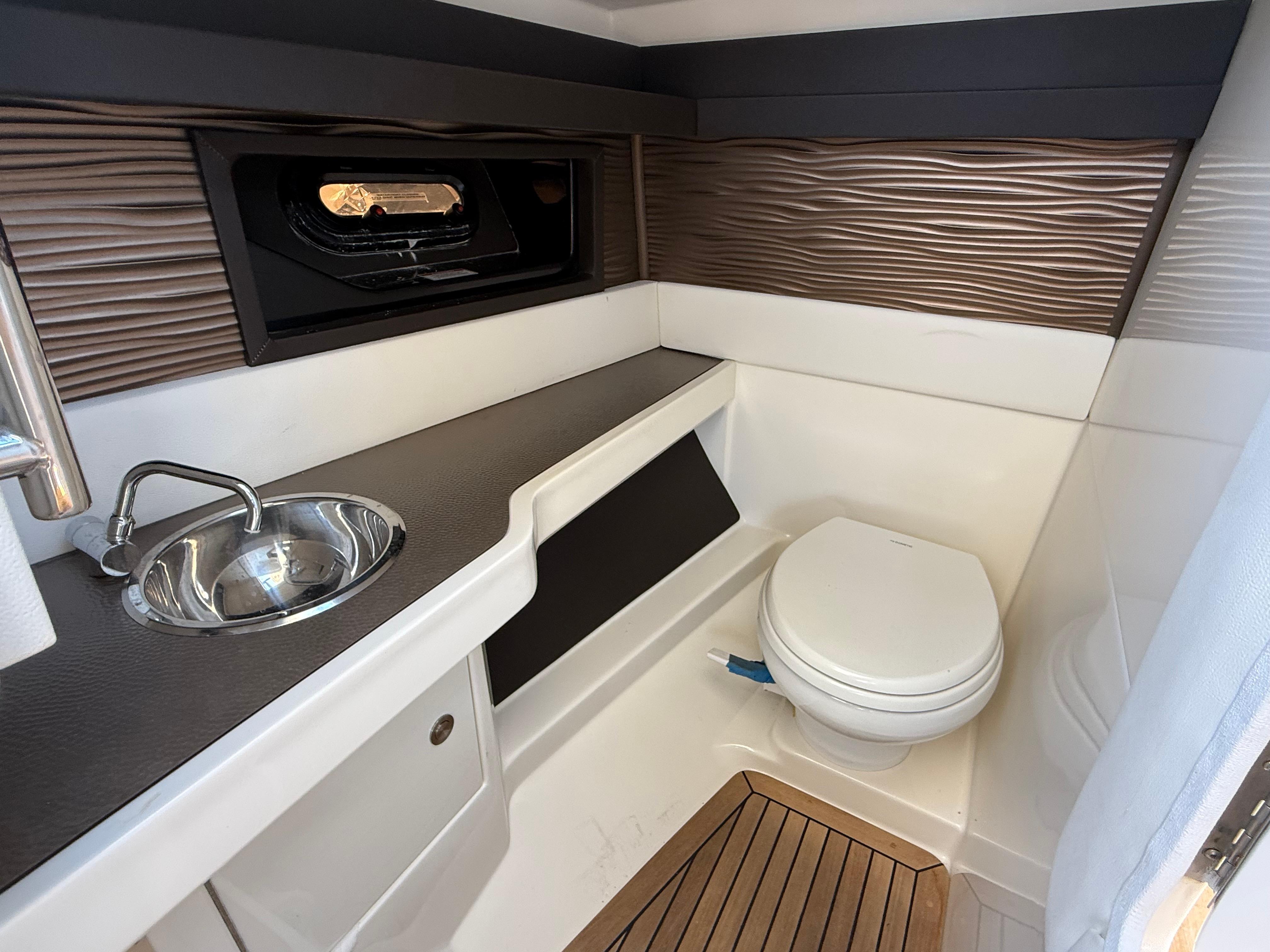 2018 Sea Ray SLX 310 #TMB2014 inventory image at Sun Country Marine Group, Newport Beach 2018 Sea Ray SLX 310 #TMB2014 inventory image at Sun Country Marine Group, Newport Beach