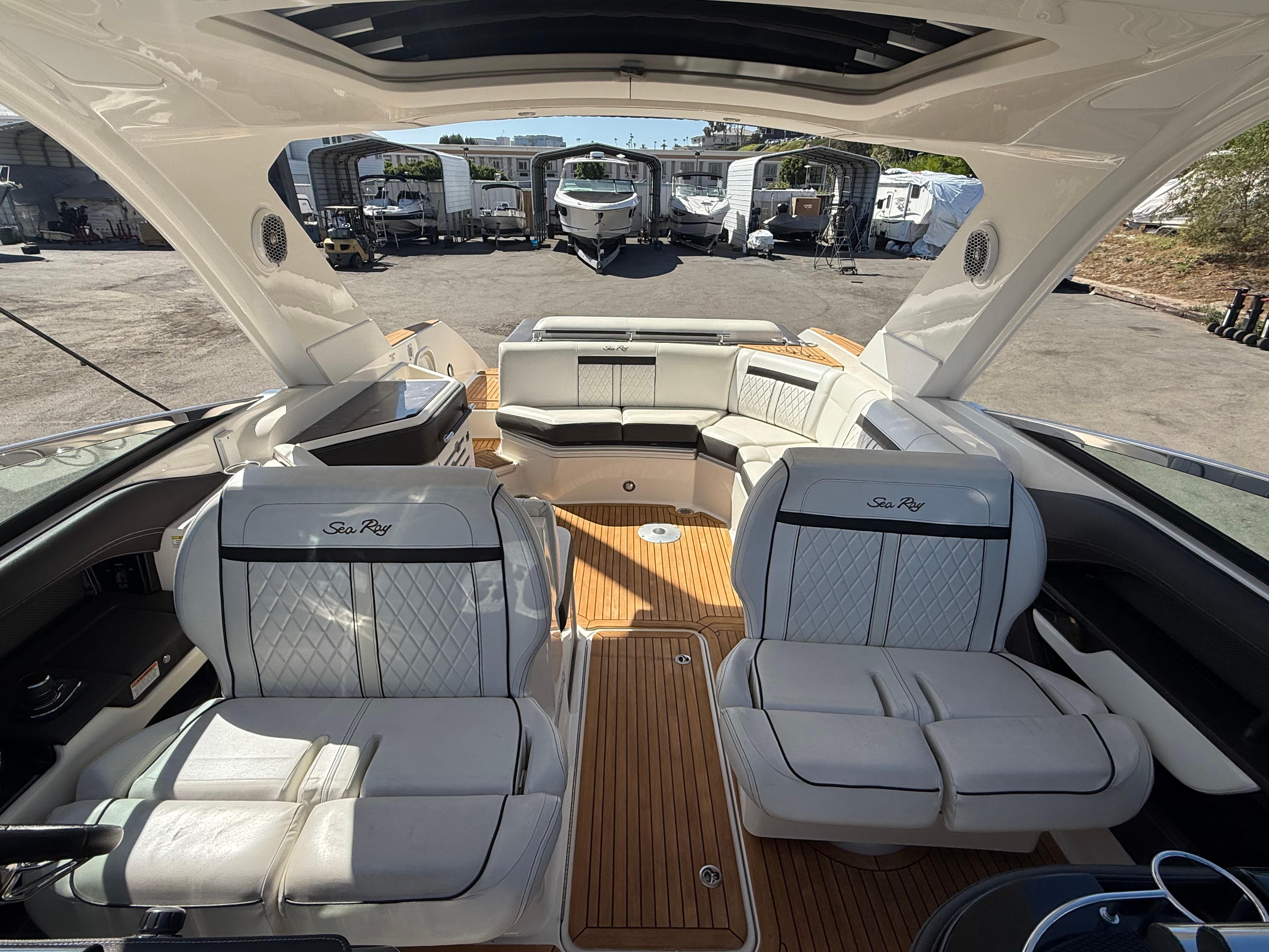 2018 Sea Ray SLX 310 #TMB2014 inventory image at Sun Country Marine Group, Newport Beach 2018 Sea Ray SLX 310 #TMB2014 inventory image at Sun Country Marine Group, Newport Beach
