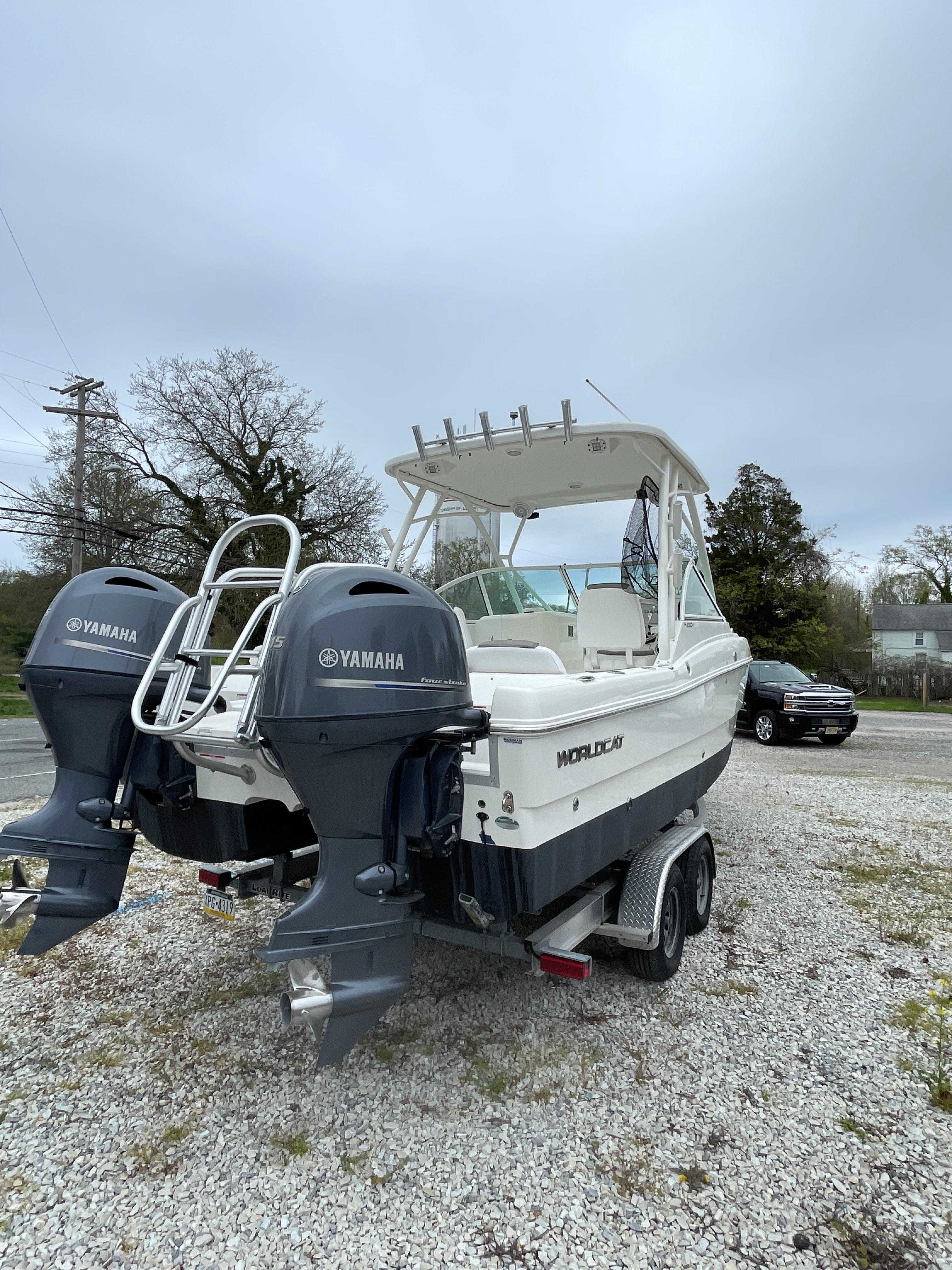 2019-world-cat-230-dc-power-9522754-20250421152618697-1_XLARGE