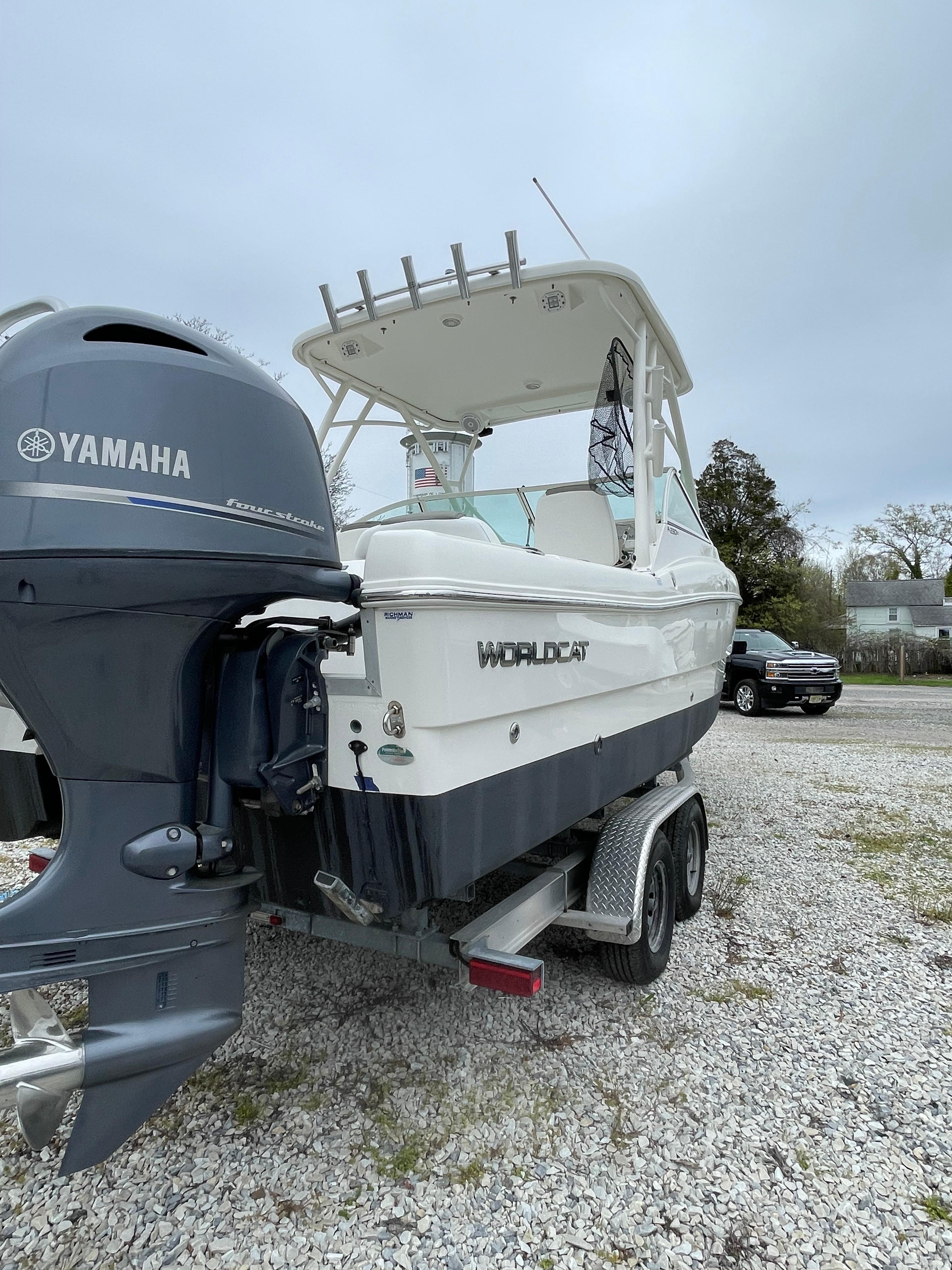 2019-world-cat-230-dc-power-9522754-20250421152622725-1_XLARGE