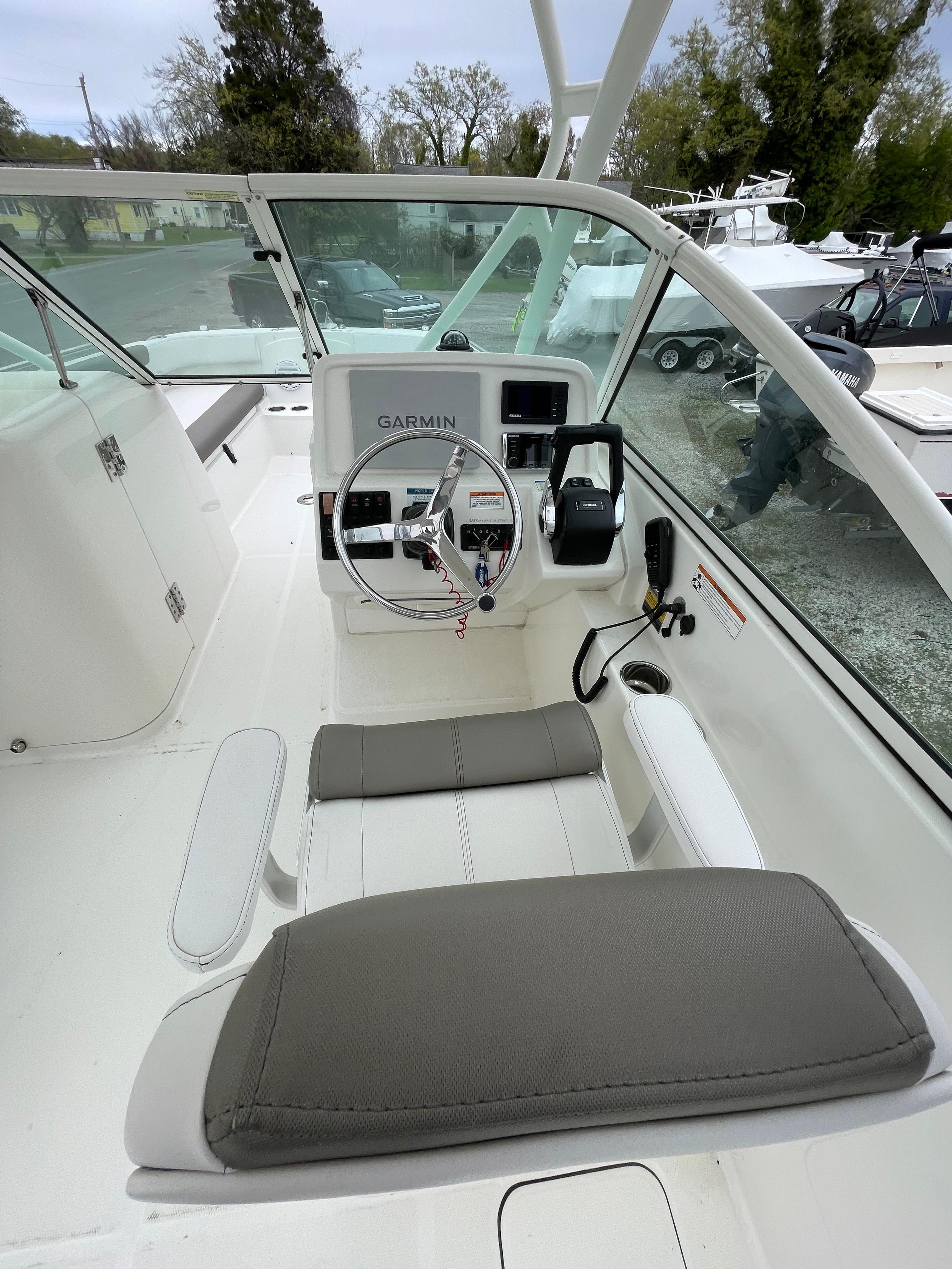 2019-world-cat-230-dc-power-9522754-20250421152659765-1_XLARGE