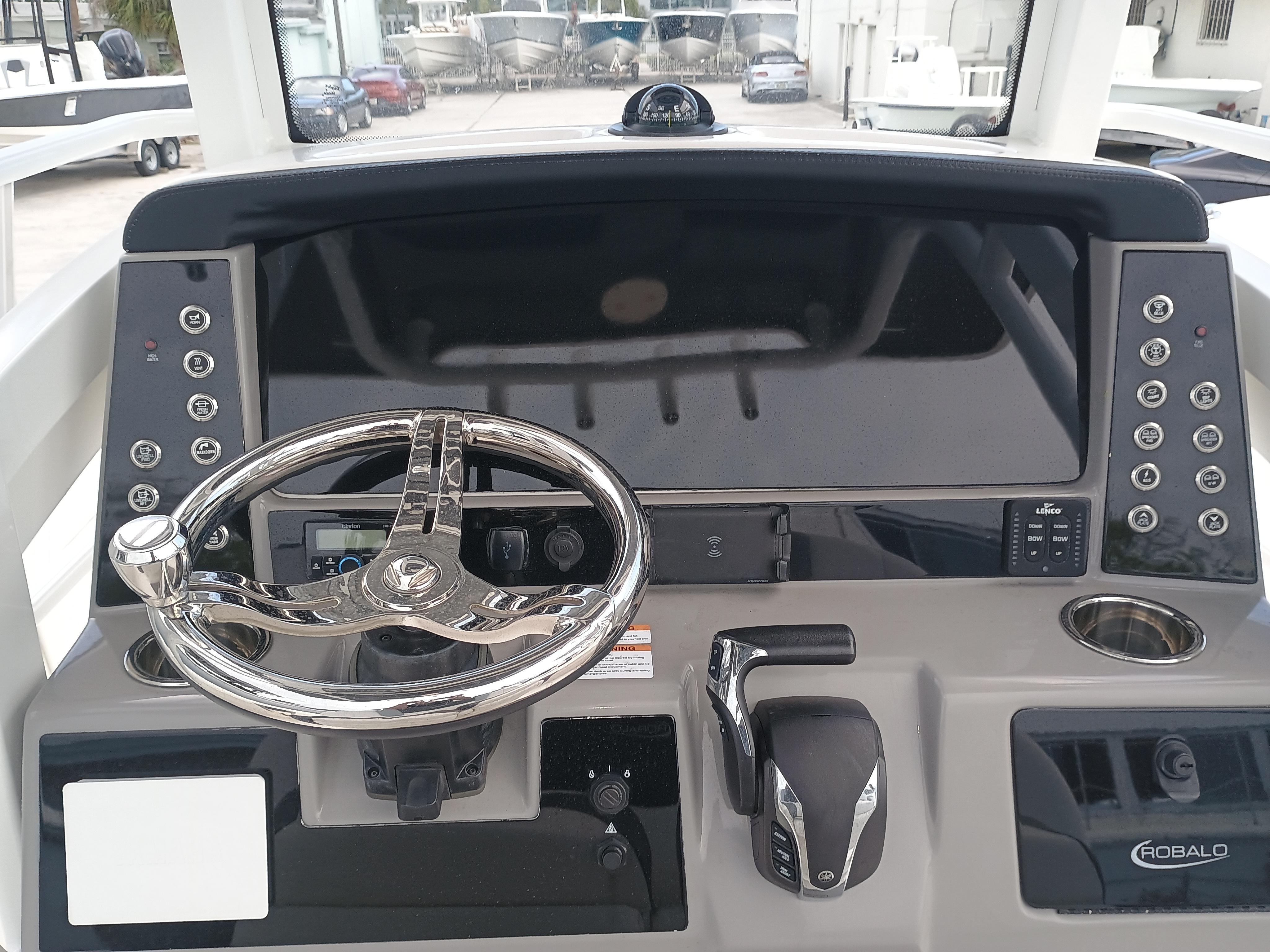 2023-robalo-266-cayman-sd-power-9602756-20250528110657916-1_XLARGE