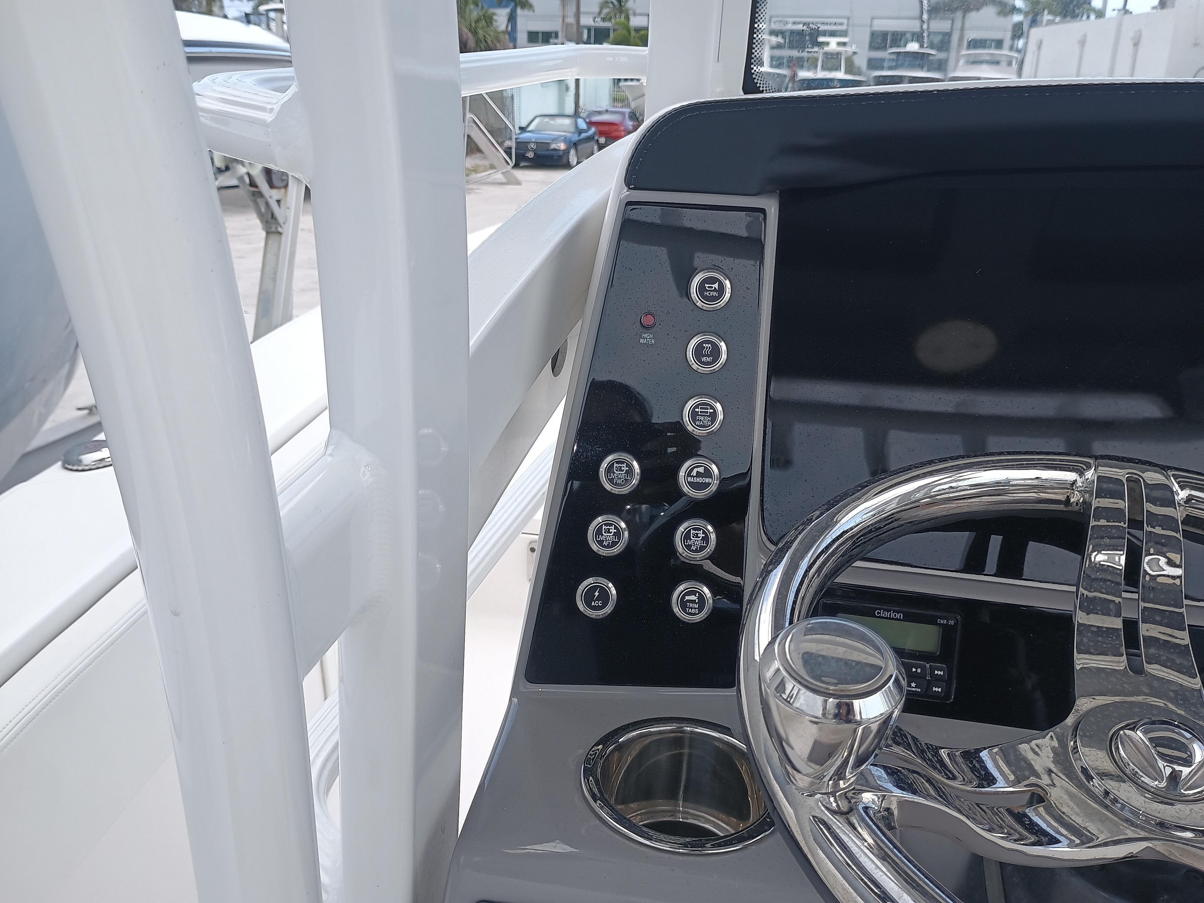 2023-robalo-266-cayman-sd-power-9602756-20250528110712508-1_XLARGE