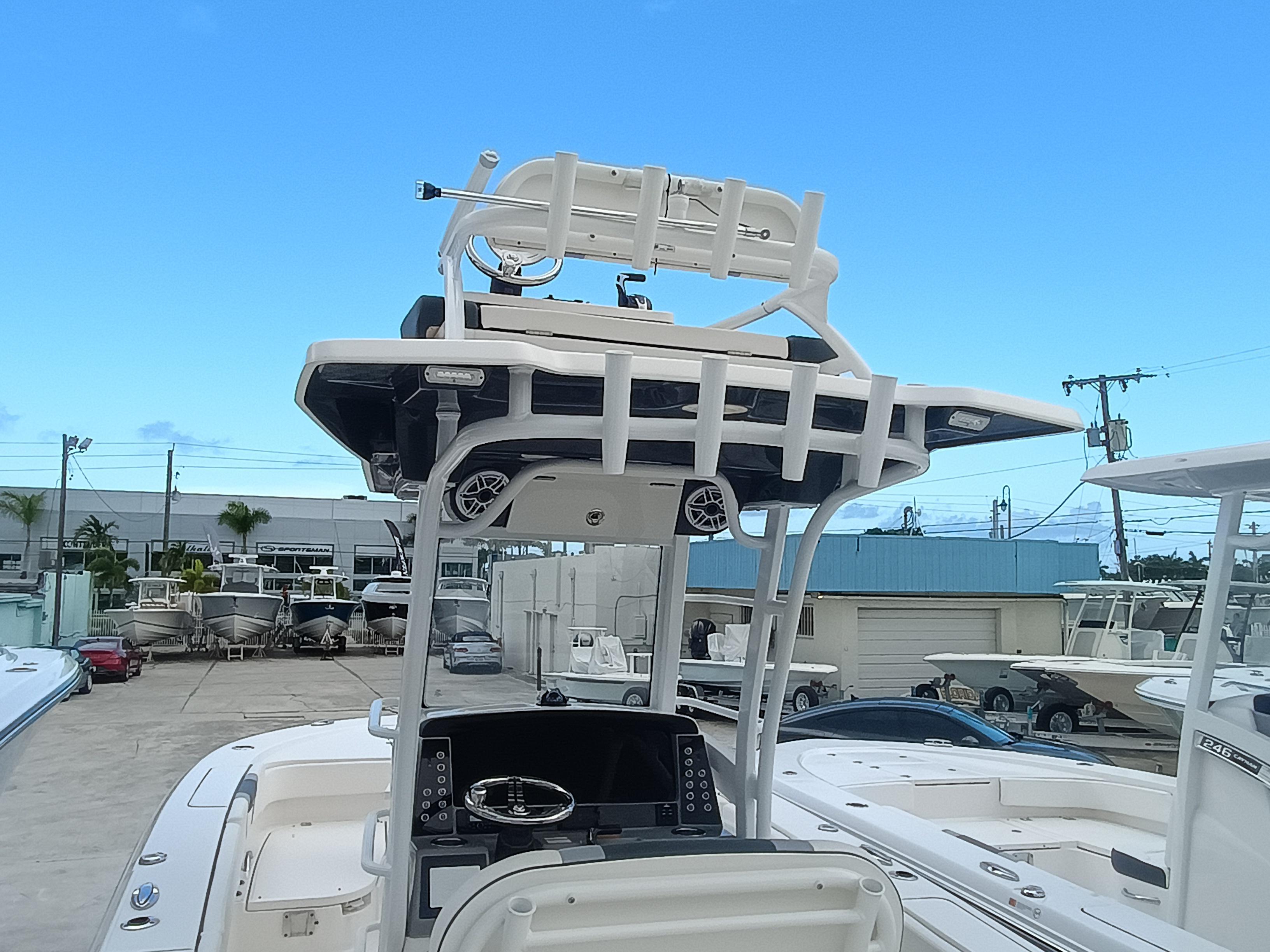 2023-robalo-266-cayman-sd-power-9602756-20250528110733707-1_XLARGE