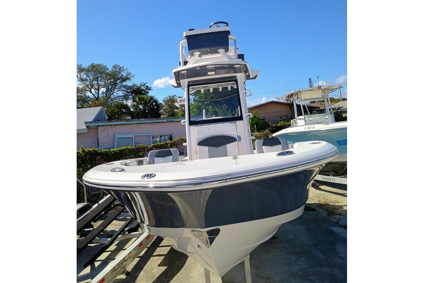 2023-robalo-266-cayman-sd-power-9602756-20250528110758430-1_XLARGE