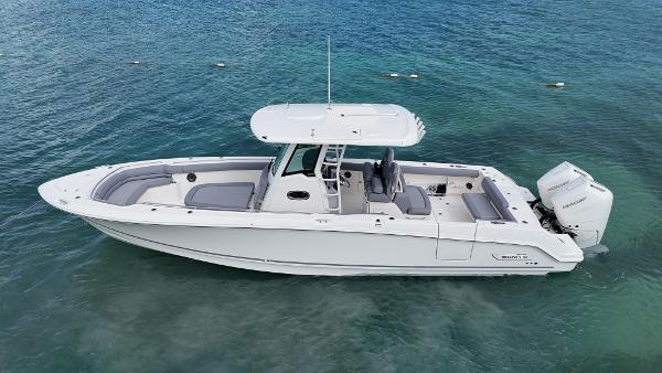 Photo of 2025 Boston Whaler 33'
