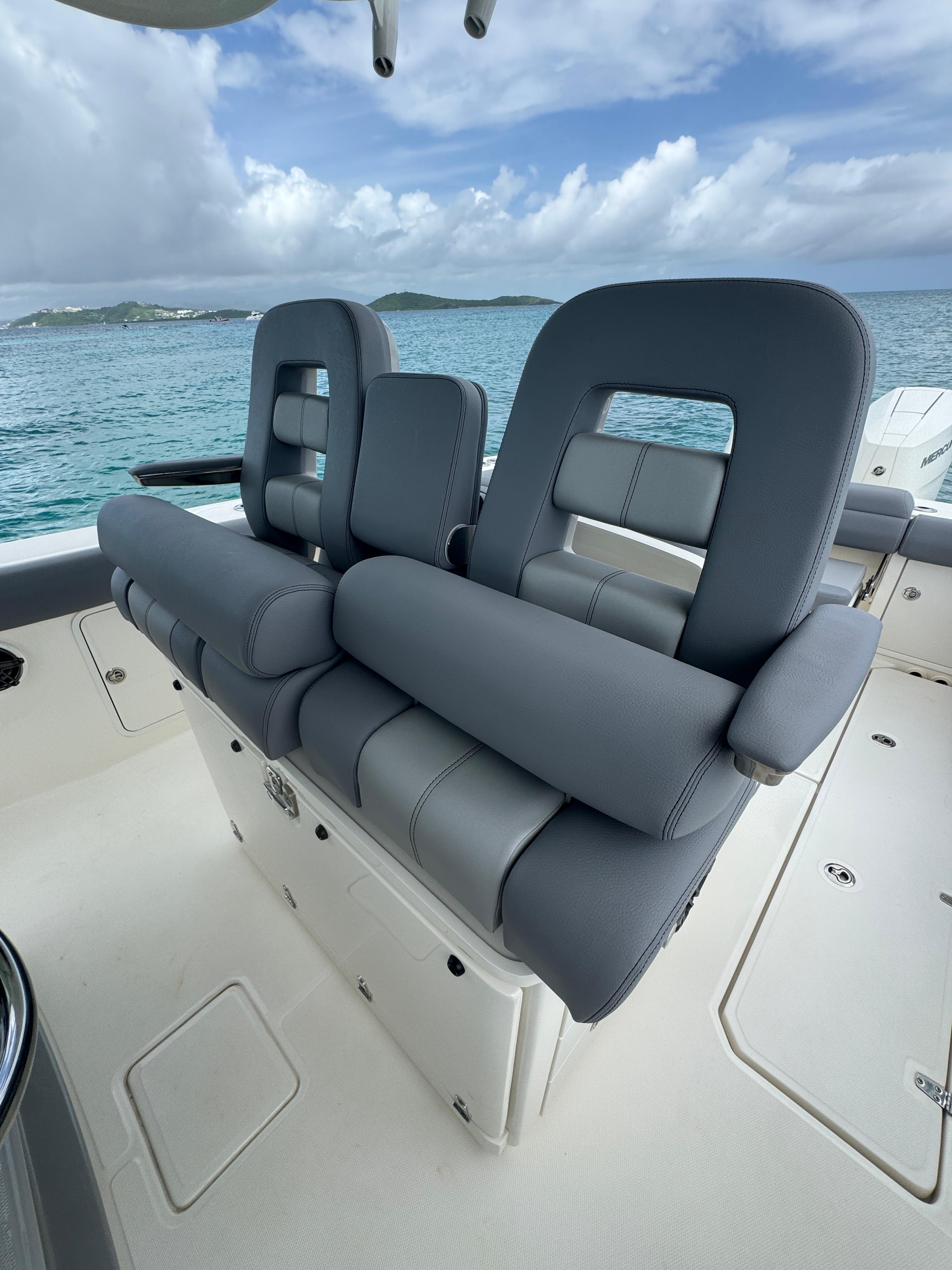 Boston Whaler-330 Outrage 2025 -PR-9822759 | Thumbnail